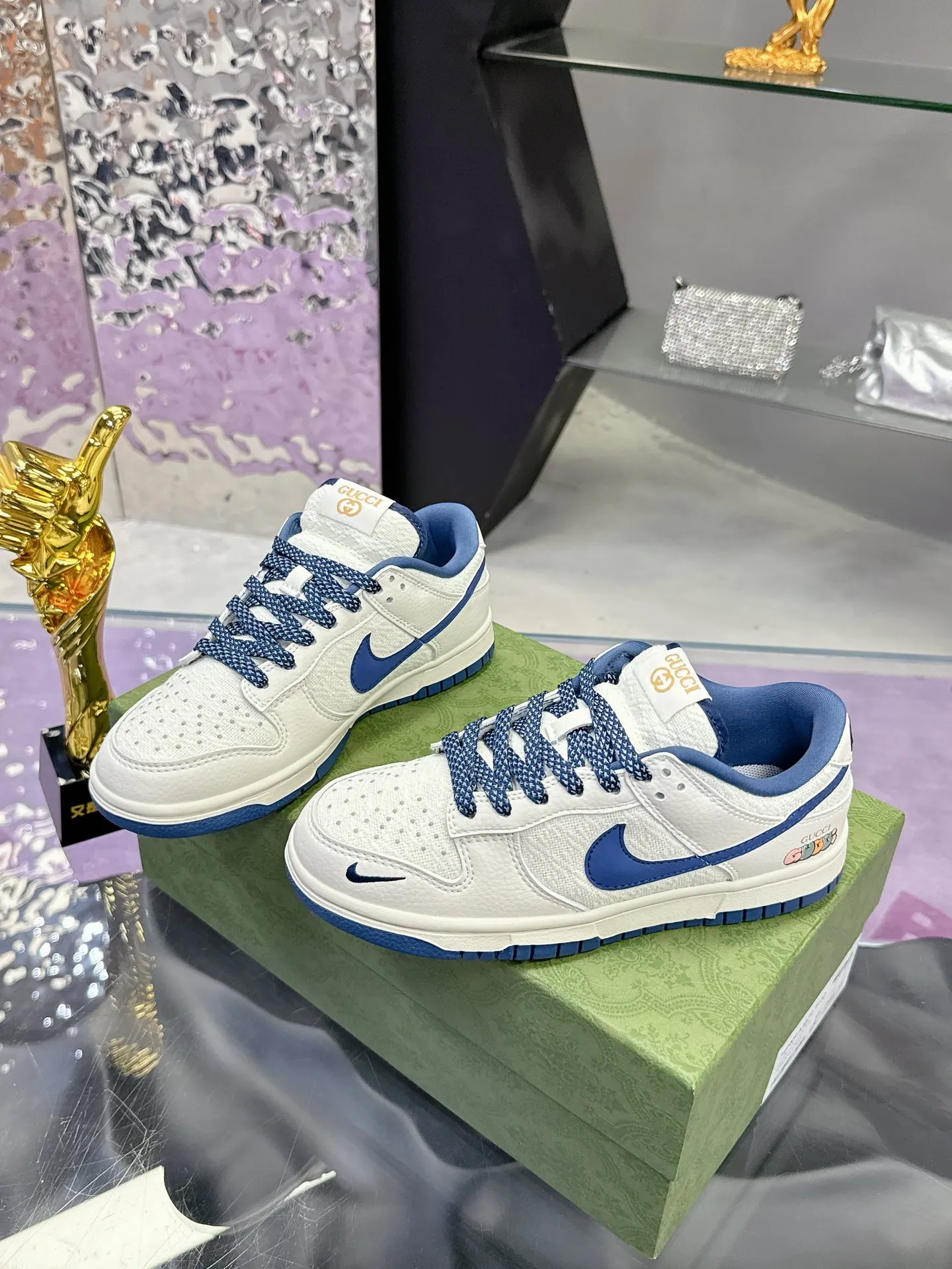 Gucci x Nike Dunk SB クリームカラースニーカー - 画像 (5)