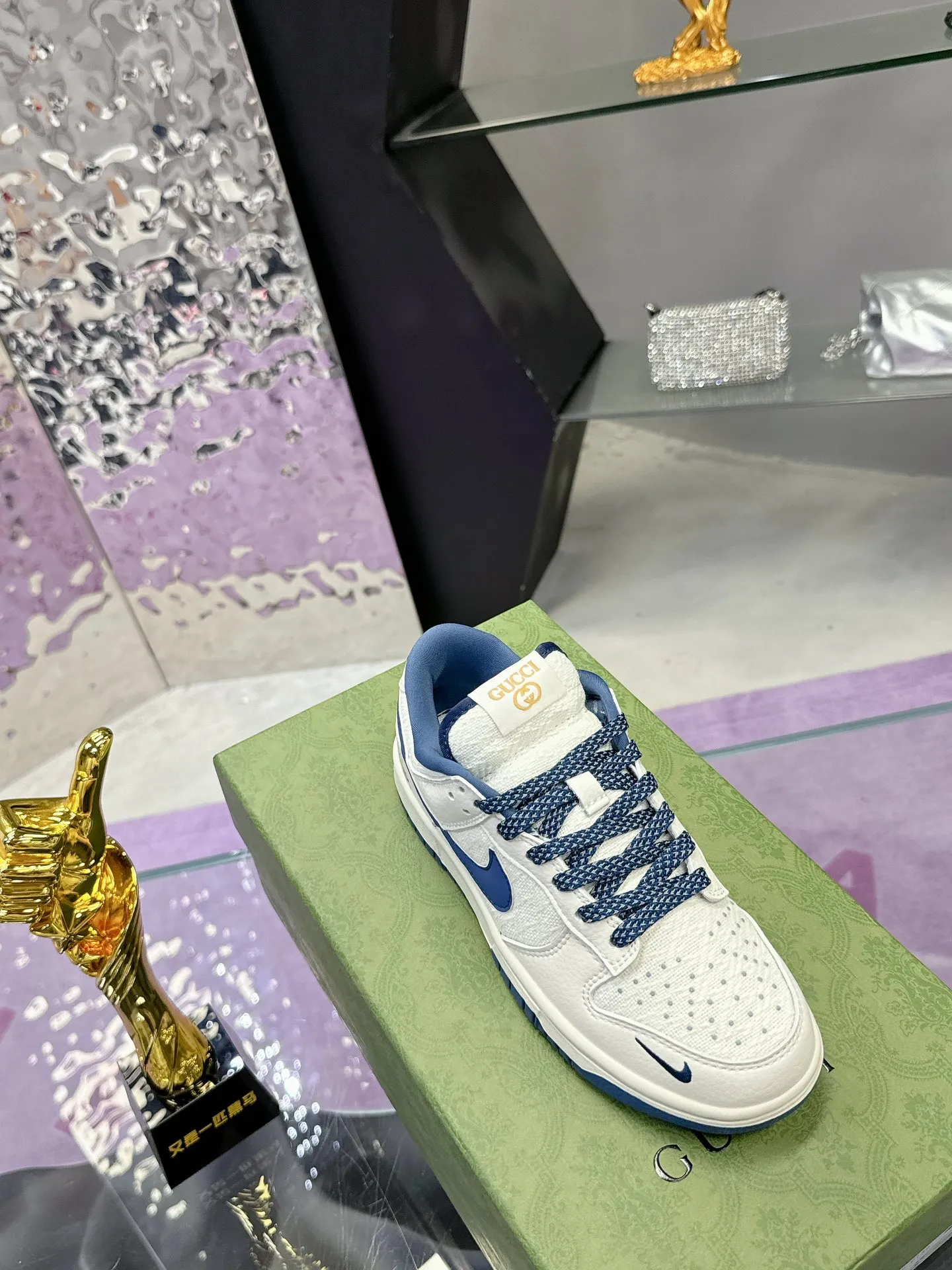 Gucci x Nike Dunk SB クリームカラースニーカー - 画像 (7)