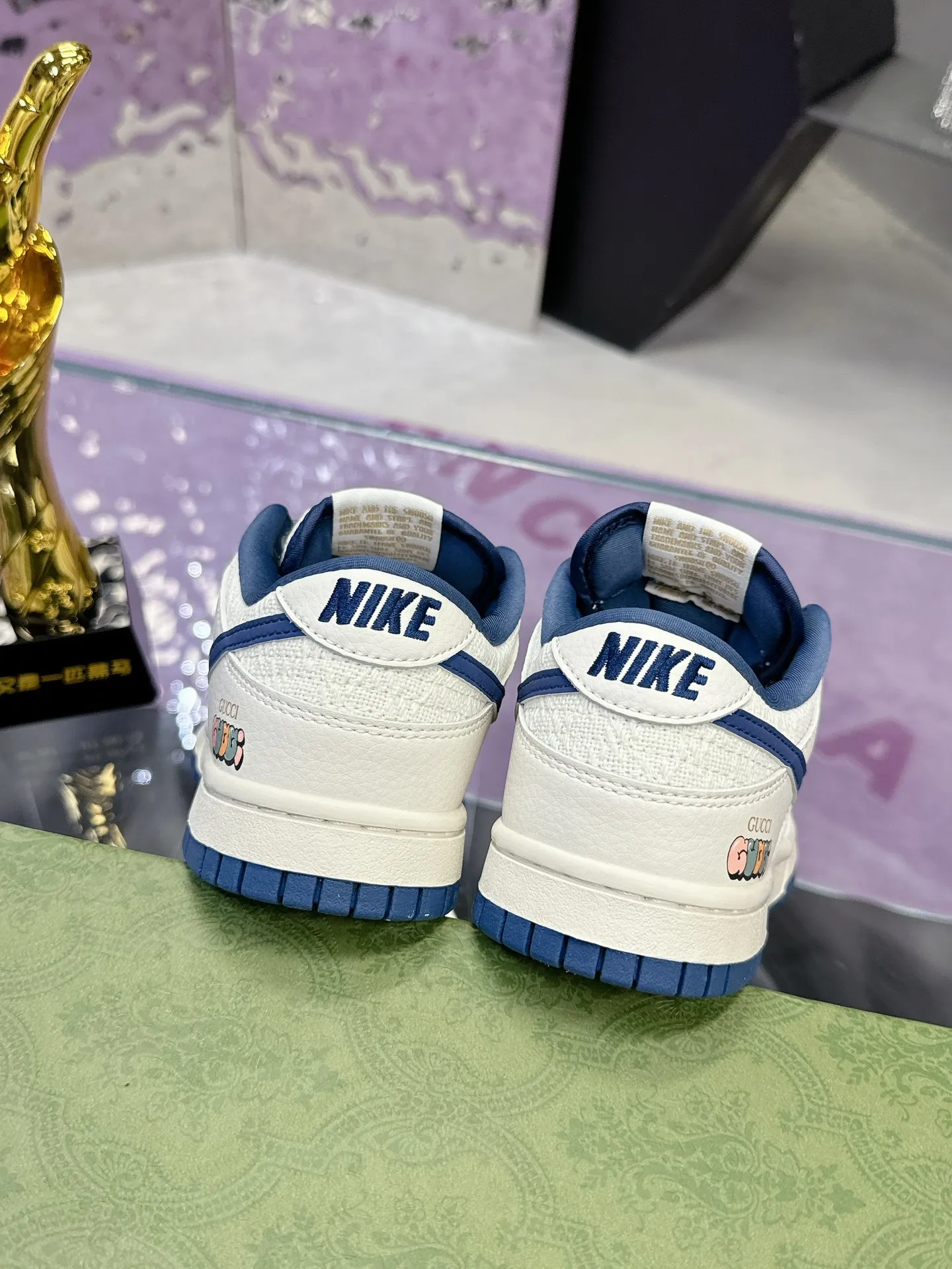 Gucci x Nike Dunk SB クリームカラースニーカー - 画像 (9)