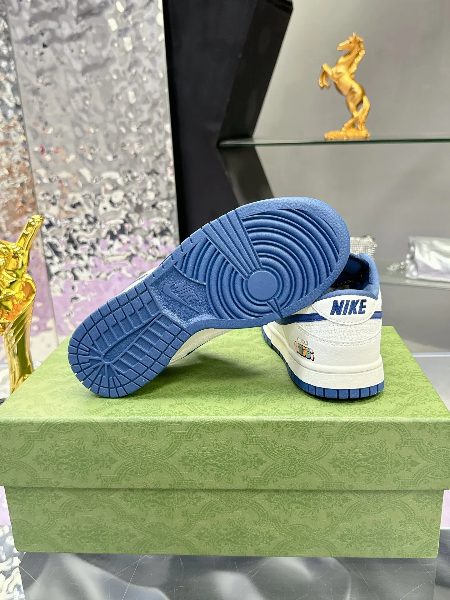 Gucci x Nike Dunk SB クリームカラースニーカー - 画像 (10)