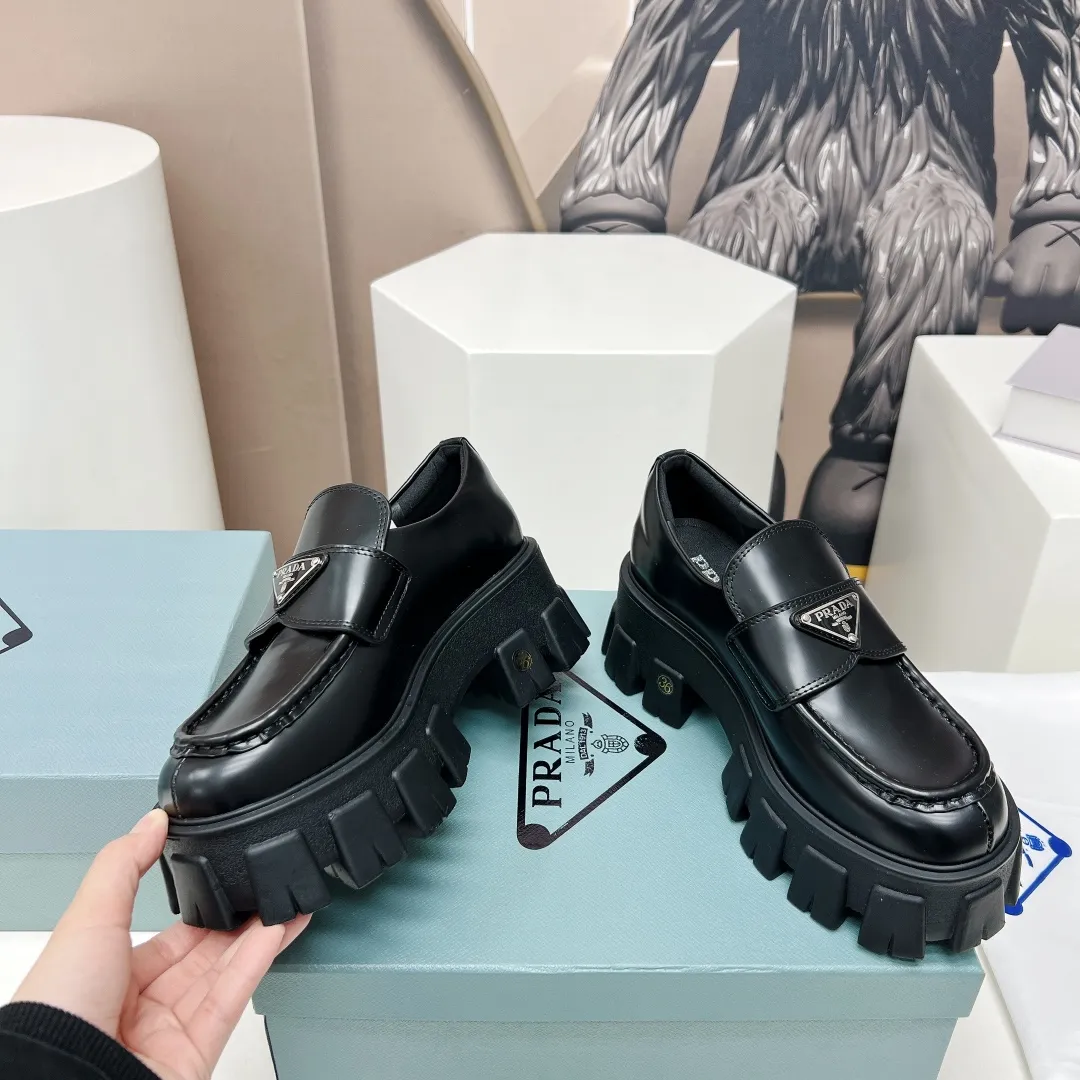 PRADA 2023春 マドレーヌ厚底カジュアルシューズ - 画像 (5)