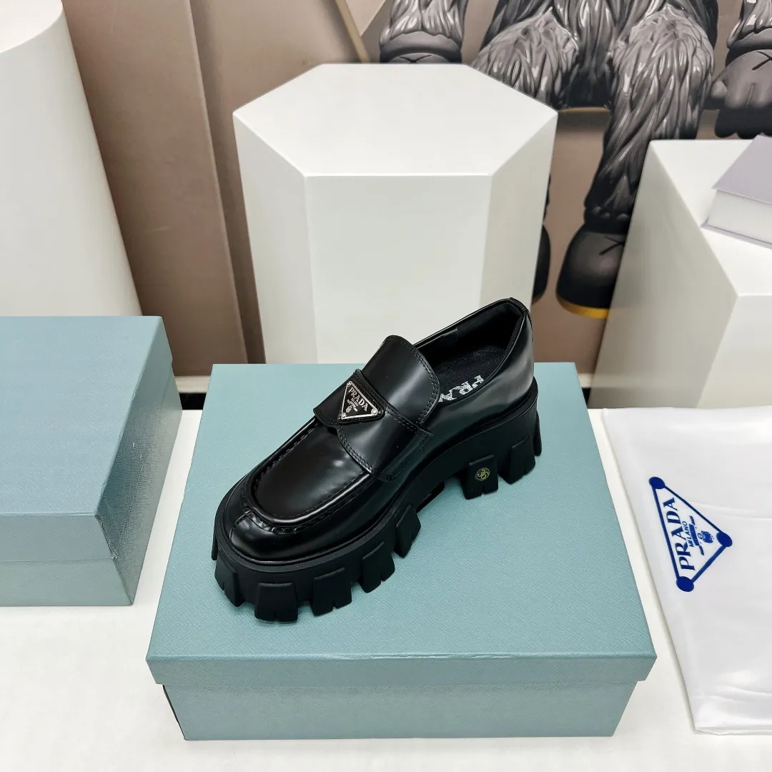 PRADA 2023春 マドレーヌ厚底カジュアルシューズ - 画像 (7)