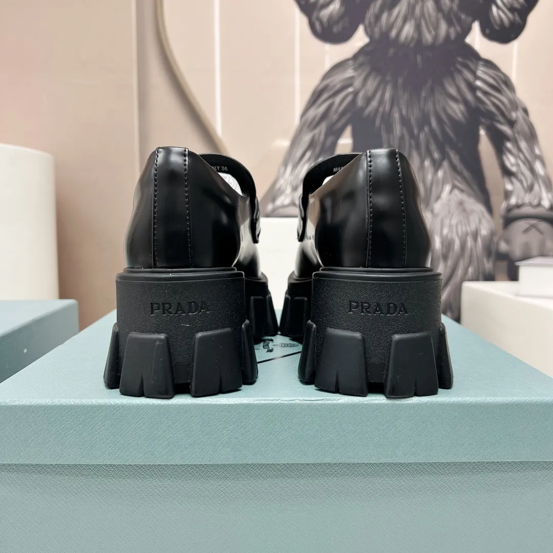 PRADA 2023春 マドレーヌ厚底カジュアルシューズ - 画像 (9)