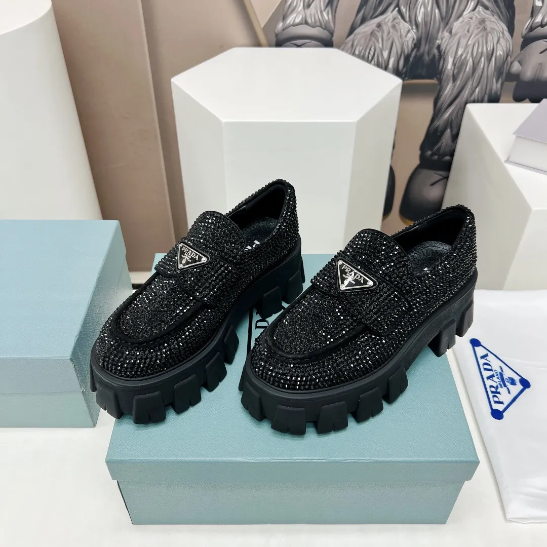 PRADA 2023春季黒色マドレーヌ厚底カジュアルシューズ - 画像 (4)