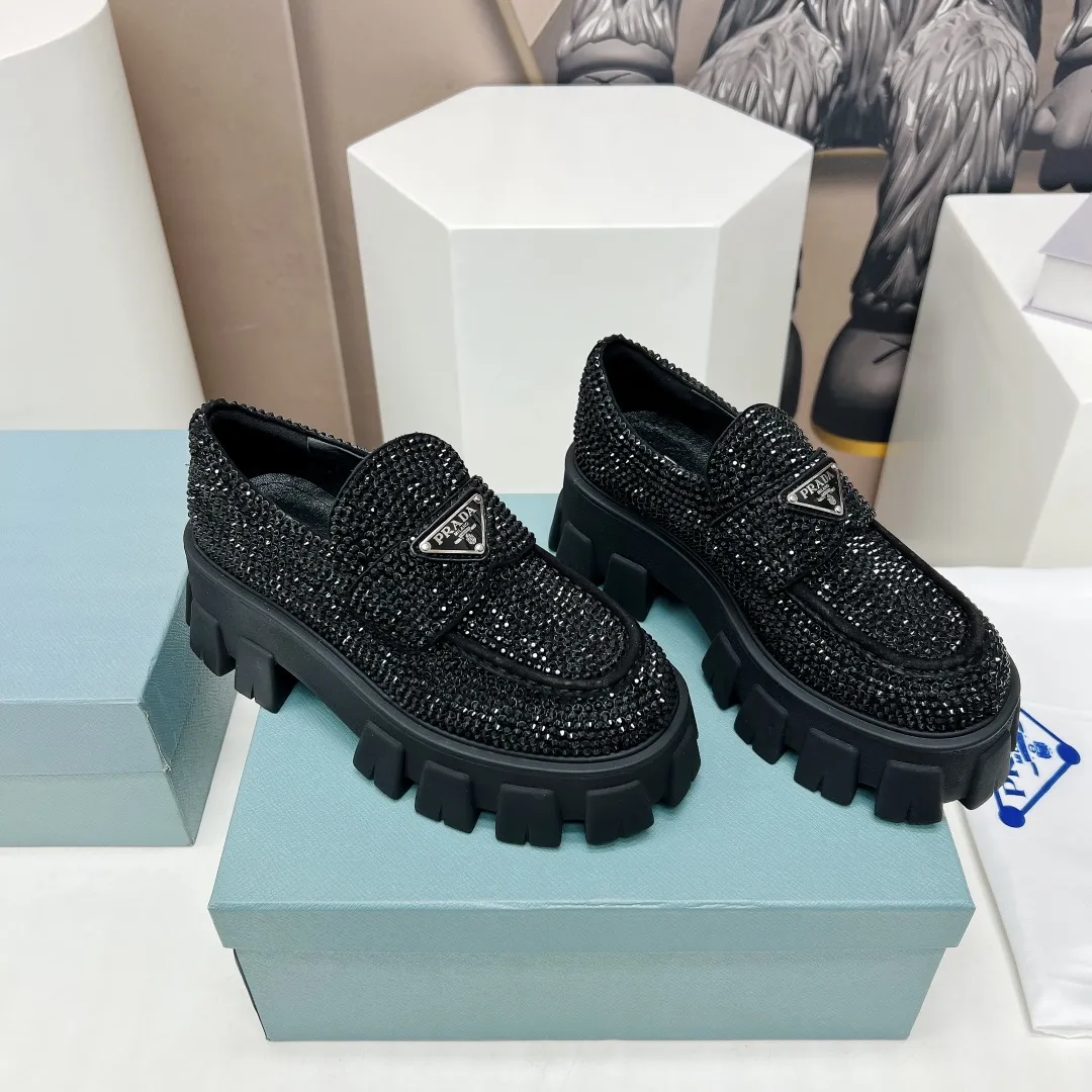 PRADA 2023春季黒色マドレーヌ厚底カジュアルシューズ