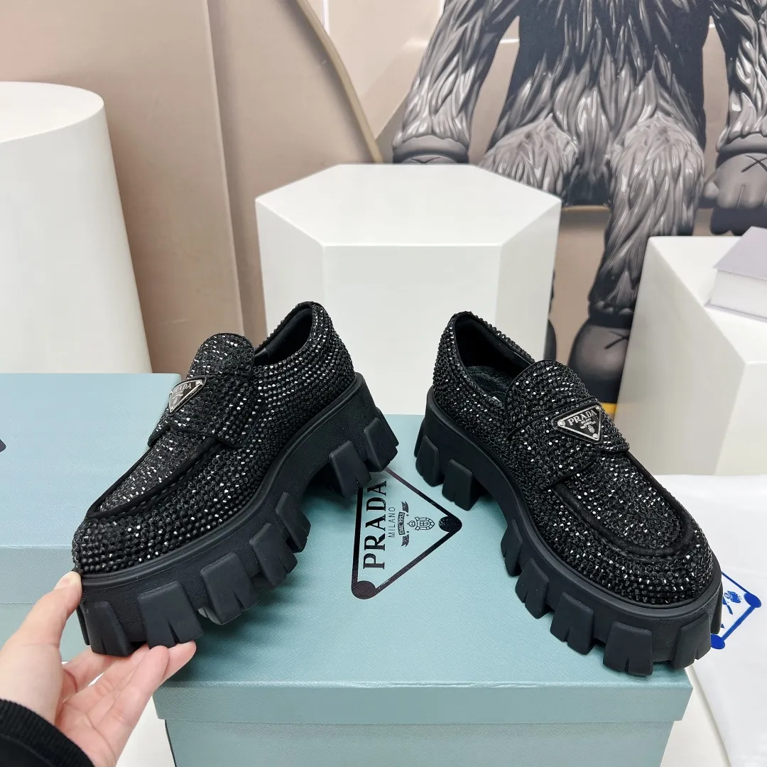 PRADA 2023春季黒色マドレーヌ厚底カジュアルシューズ - 画像 (5)