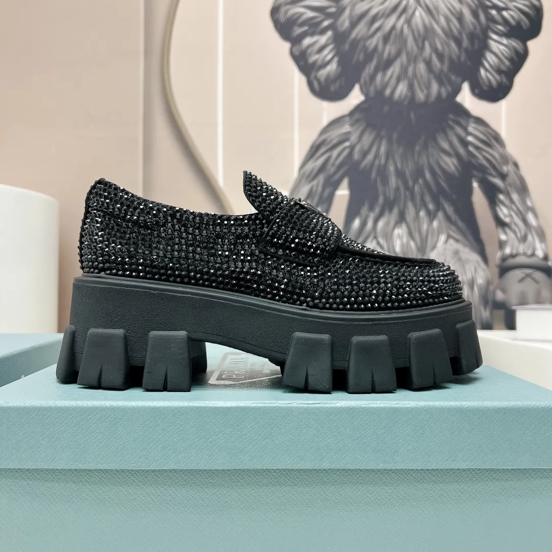 PRADA 2023春季黒色マドレーヌ厚底カジュアルシューズ - 画像 (6)