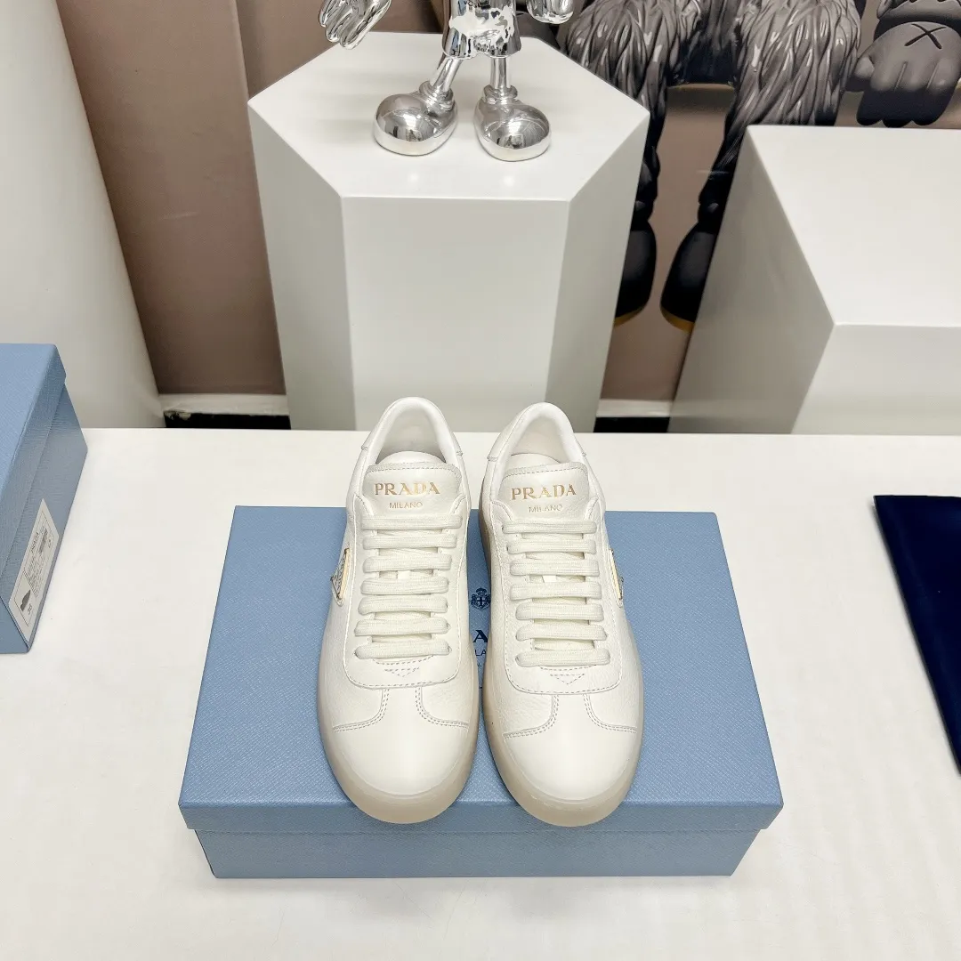 PRADA 2024春季トライアングルロゴカジュアルシューズ ホワイト - 画像 (4)