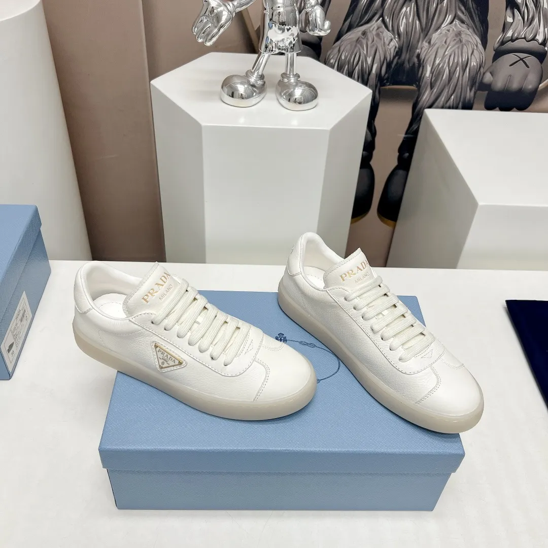PRADA 2024春季トライアングルロゴカジュアルシューズ ホワイト - 画像 (3)