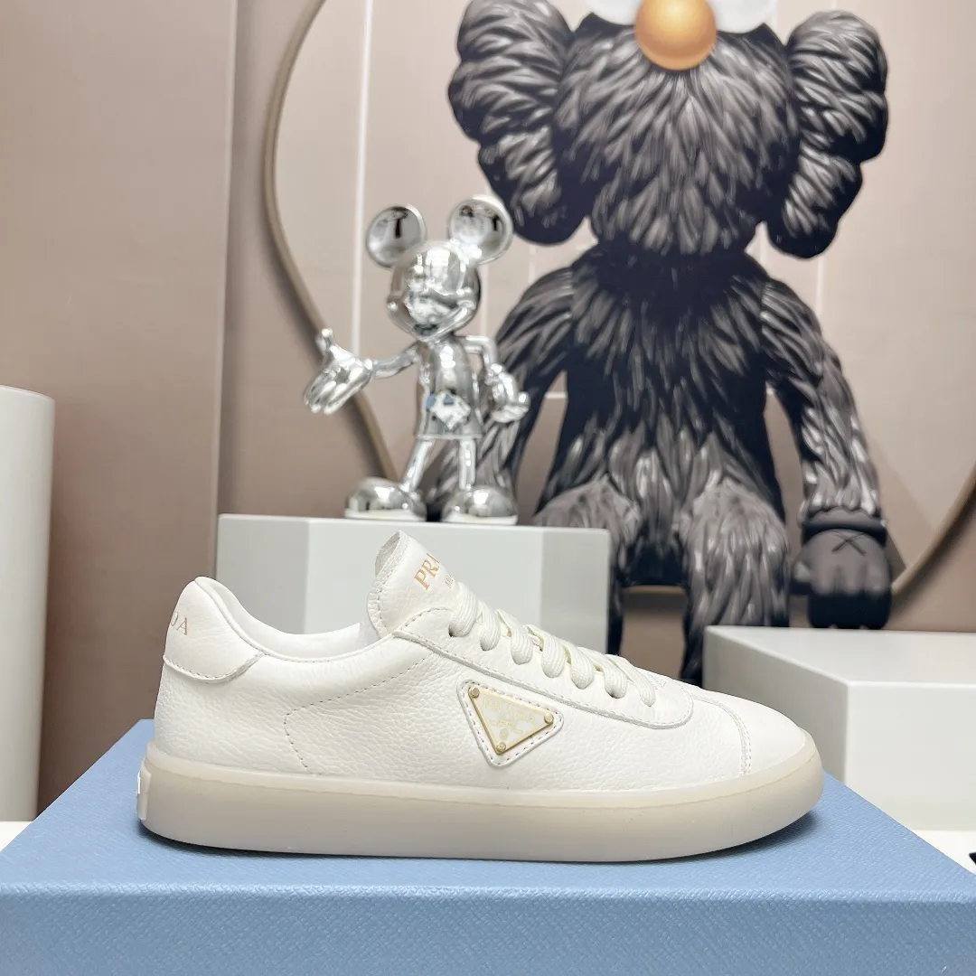 PRADA 2024春季トライアングルロゴカジュアルシューズ ホワイト