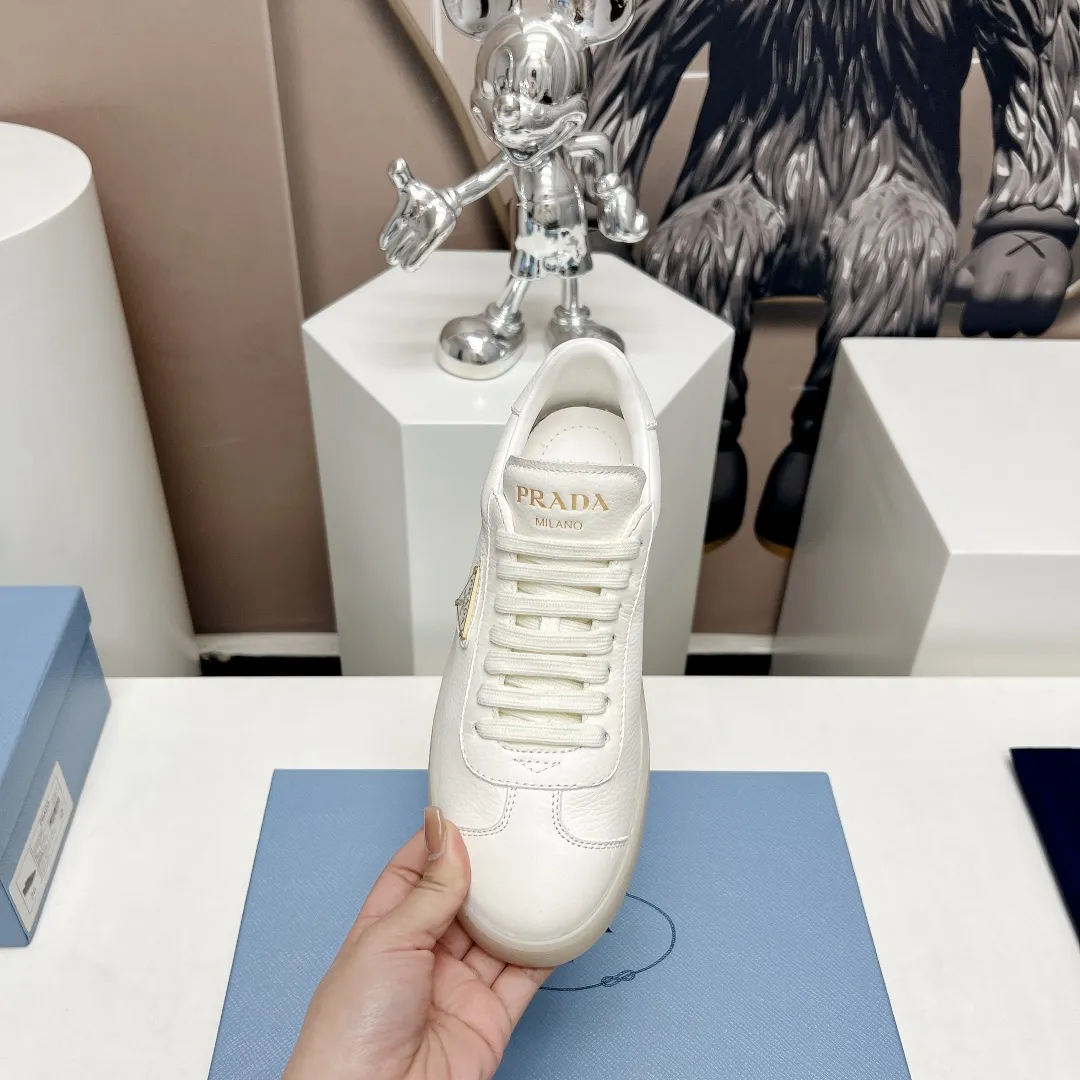 PRADA 2024春季トライアングルロゴカジュアルシューズ ホワイト - 画像 (7)