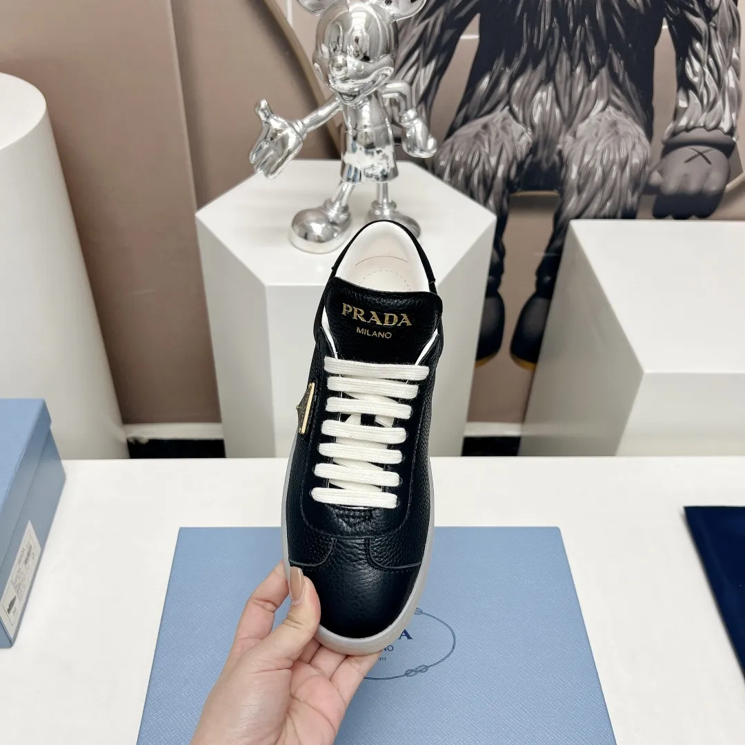 PRADA プラダ ブラック トライアングルロゴカジュアルシューズ ホワイト - 画像 (7)