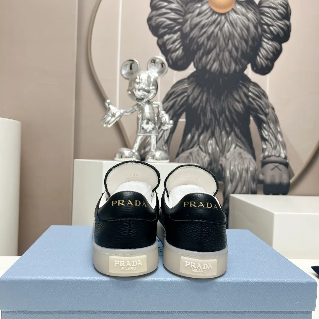 PRADA プラダ ブラック トライアングルロゴカジュアルシューズ ホワイト - 画像 (9)