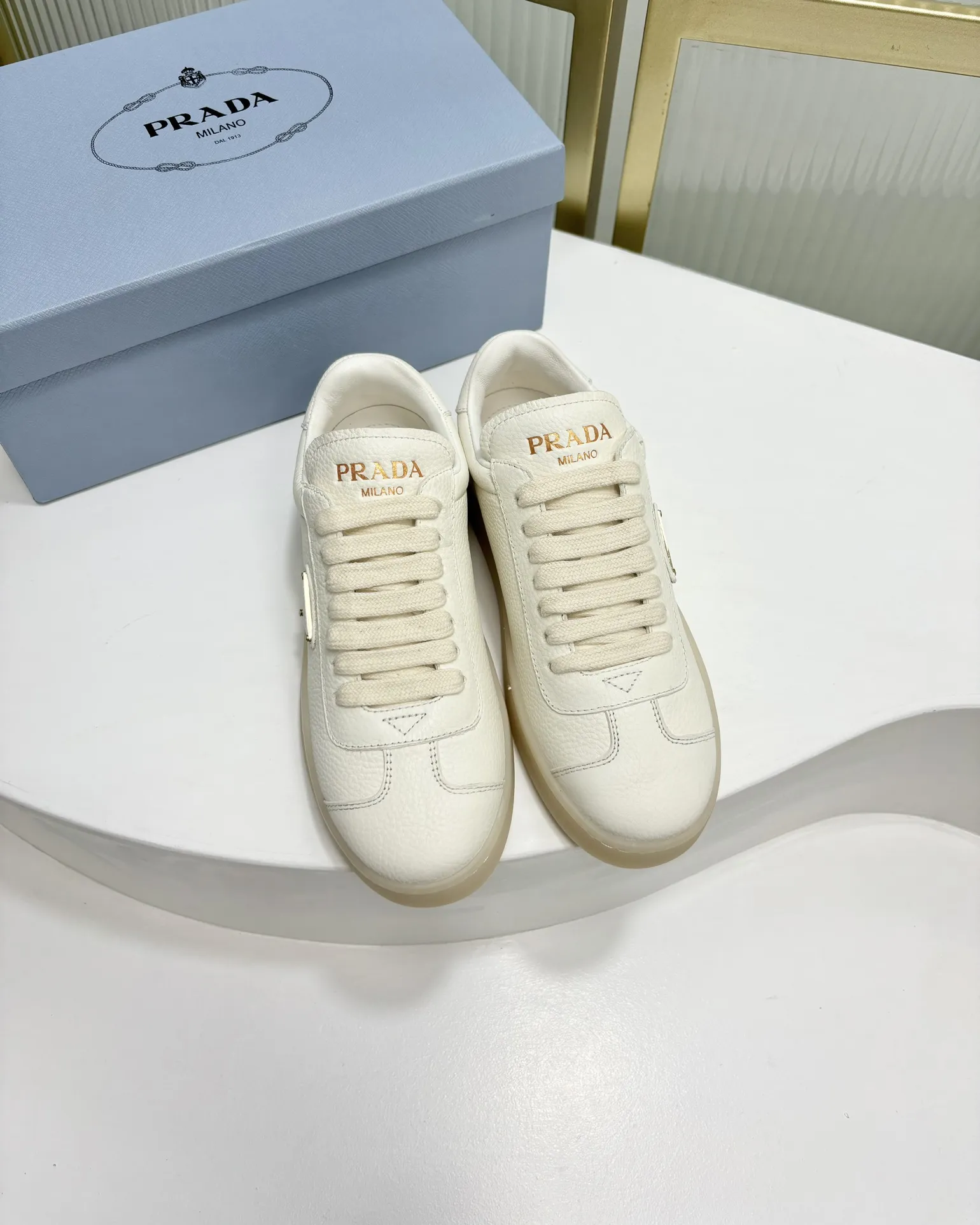 プラダ白レザースニーカー - 画像 (3)