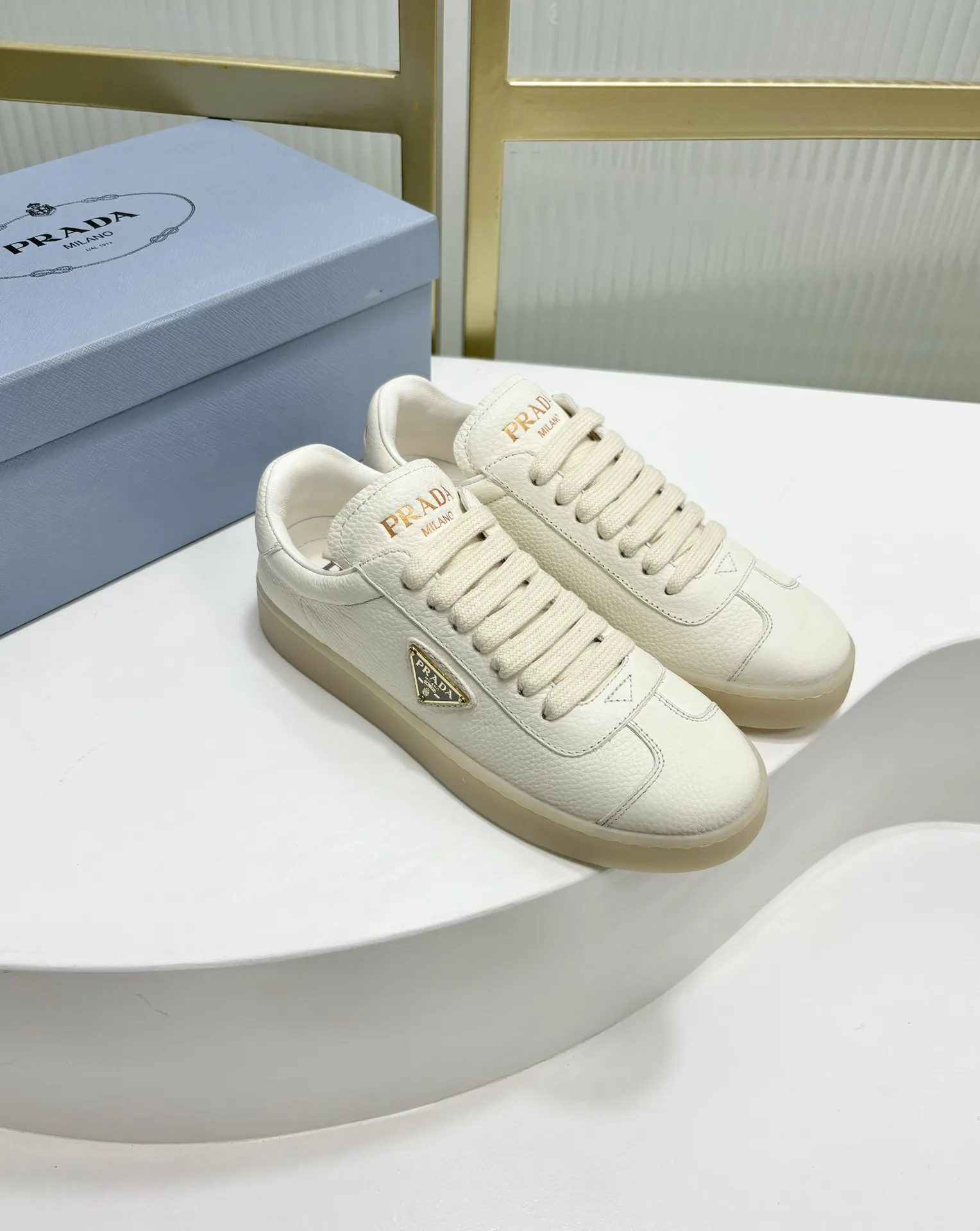 プラダ白レザースニーカー - 画像 (4)