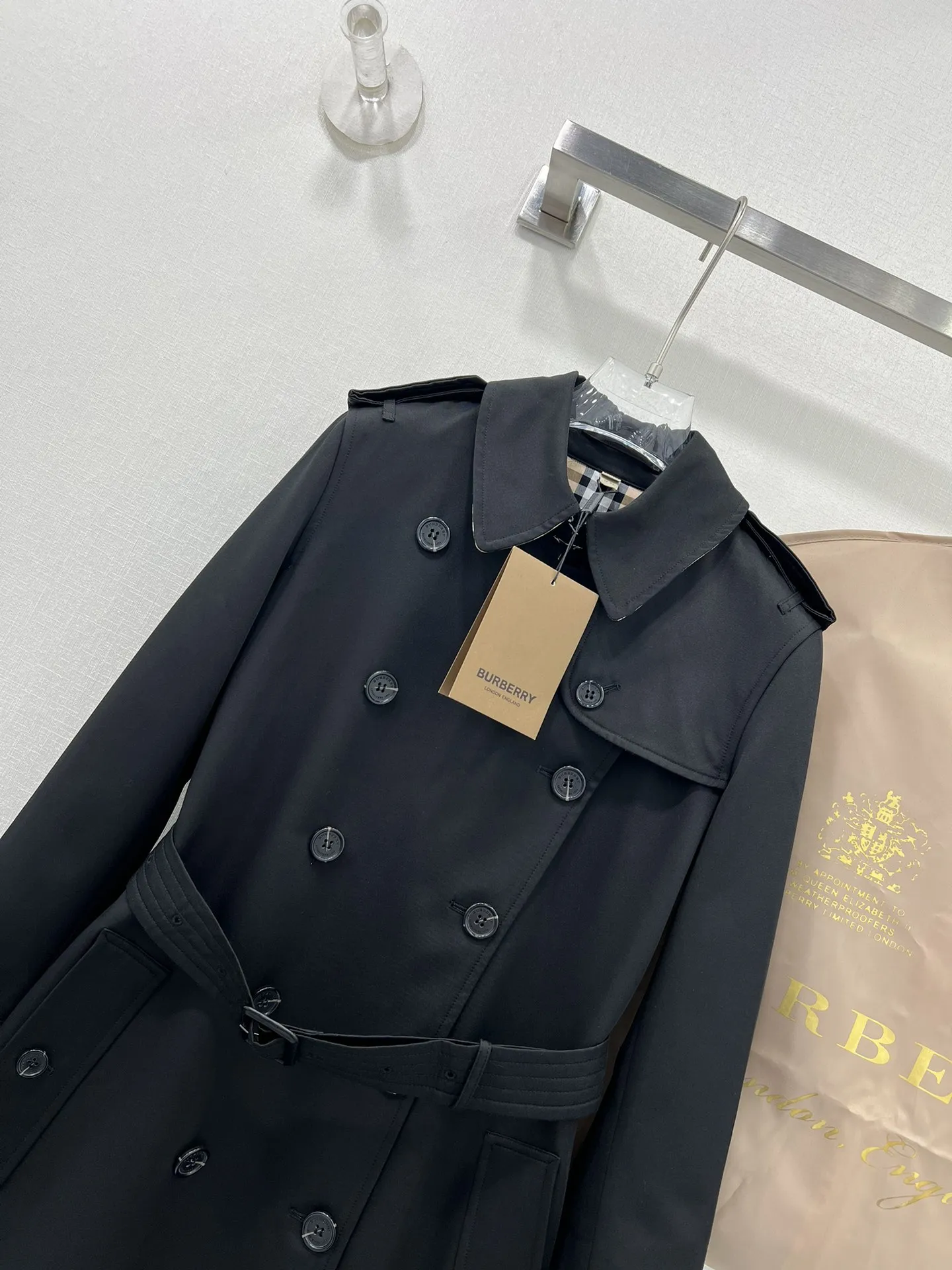 Burberry新作黒中くらいの長さトレンチコート - 画像 (6)