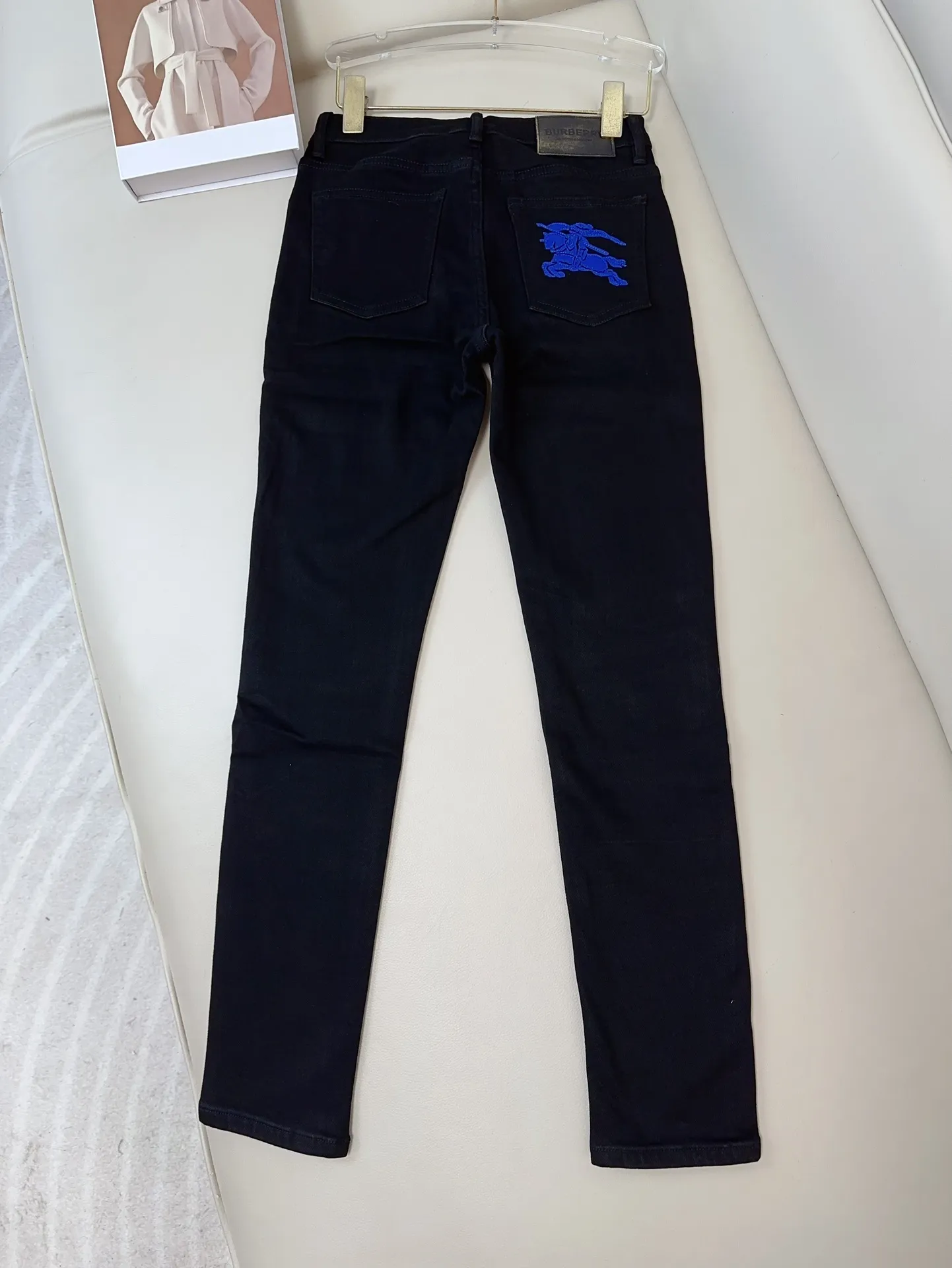 BURBERRY新作ズボン - 画像 (3)