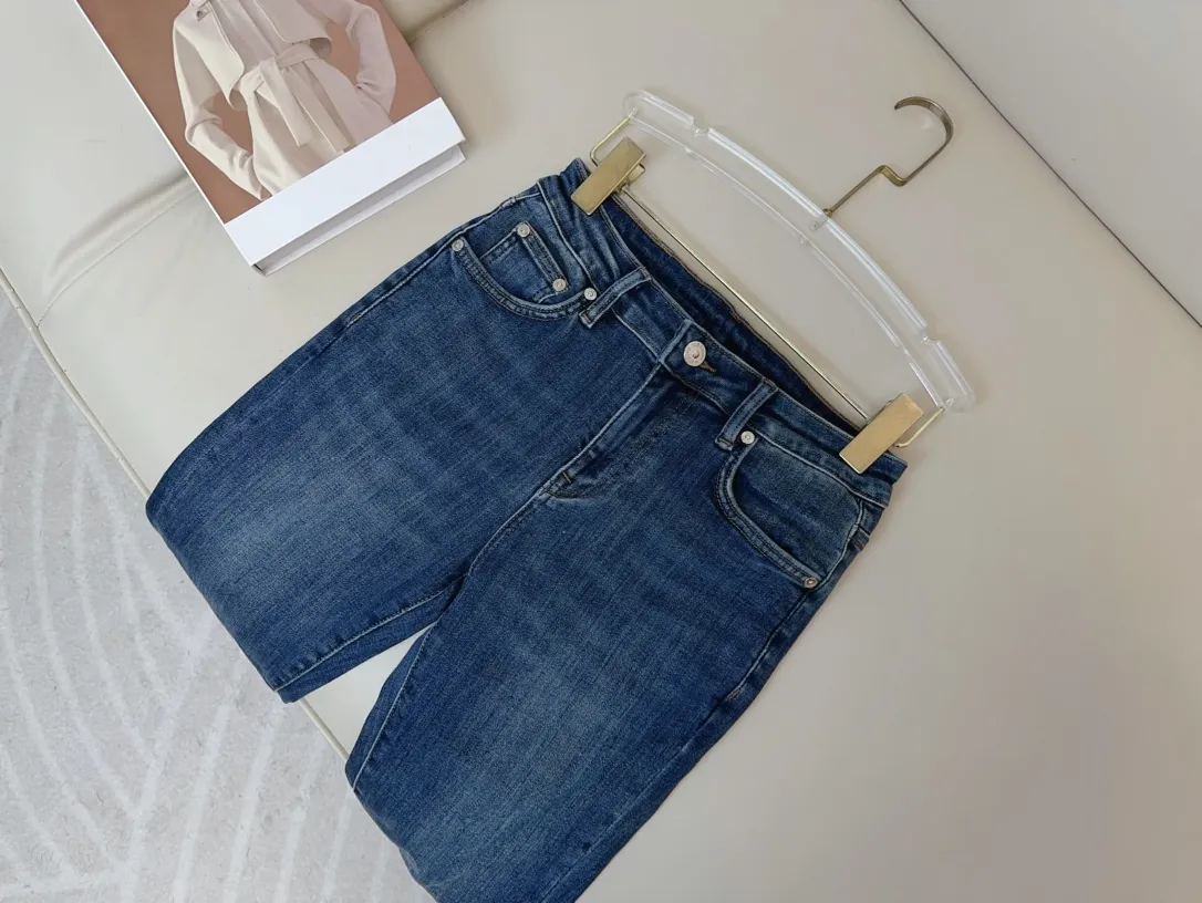 BURBERRY新作ズボン - 画像 (4)