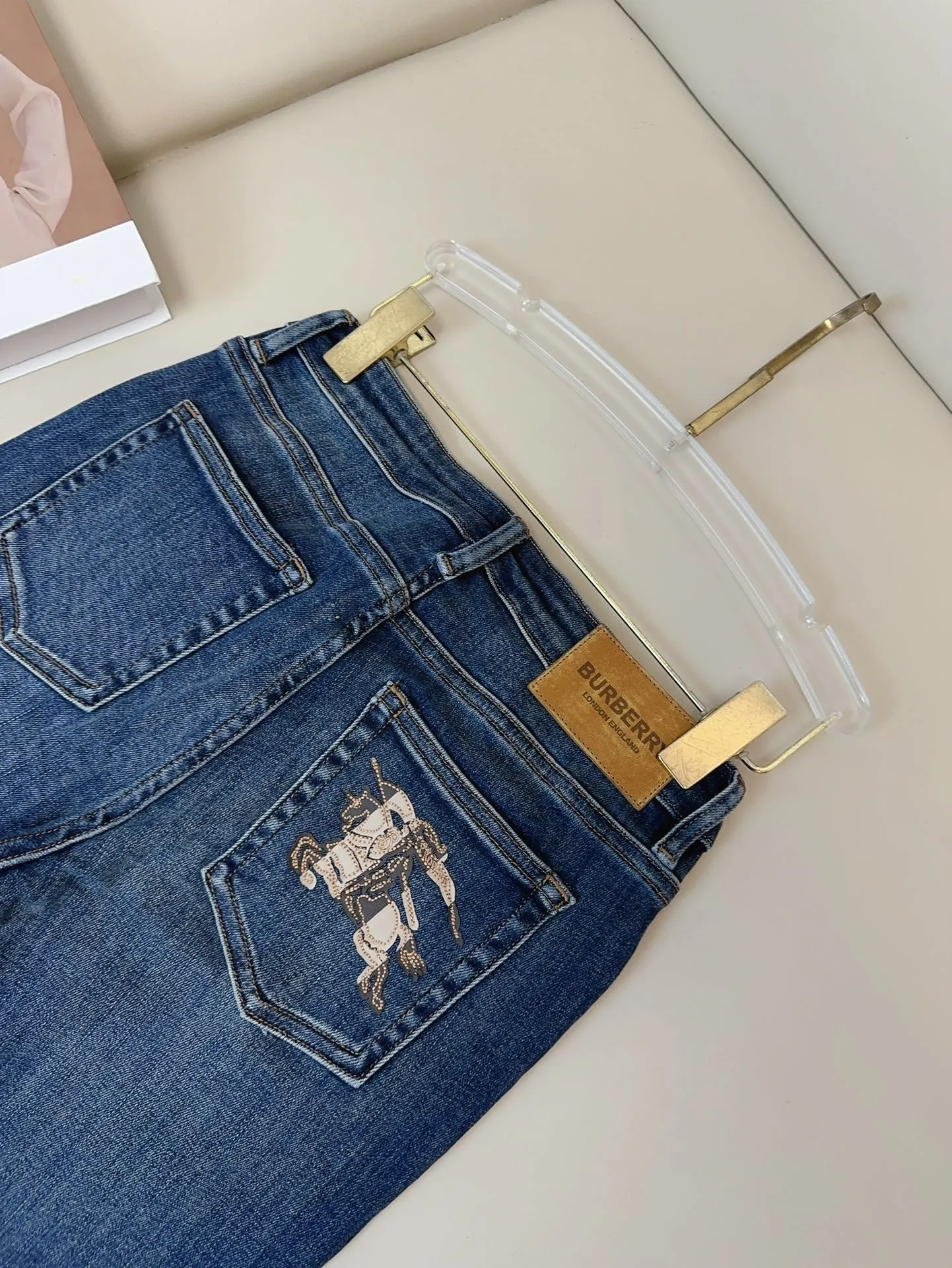 BURBERRY新作ズボン - 画像 (9)