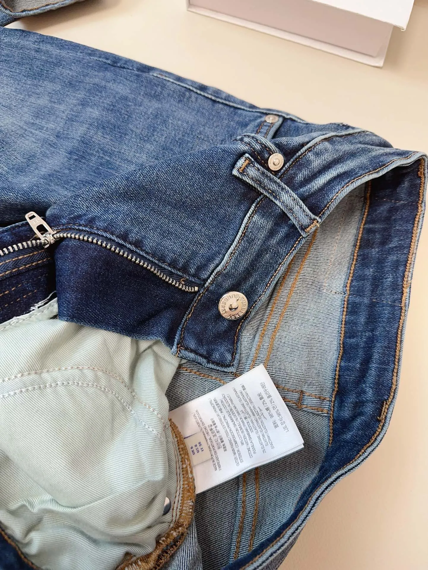 BURBERRY新作ズボン - 画像 (10)