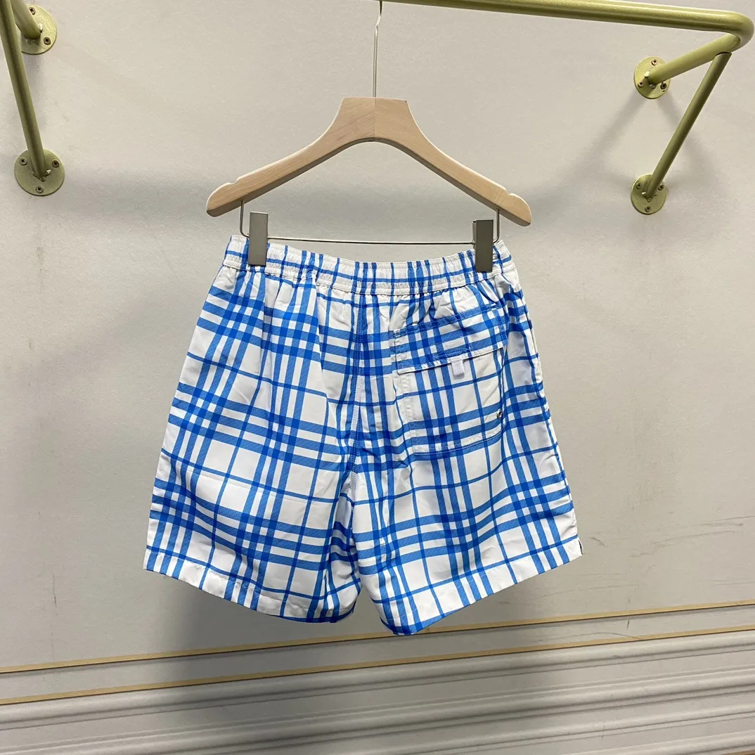 BURBERRY ブルー白チェックショーツ 男女兼用 - 画像 (3)