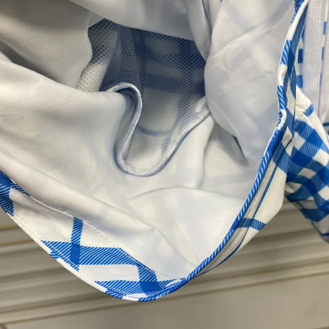 BURBERRY ブルー白チェックショーツ 男女兼用 - 画像 (7)