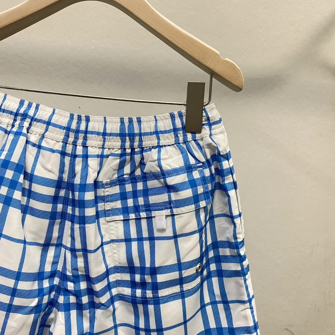 BURBERRY ブルー白チェックショーツ 男女兼用 - 画像 (8)