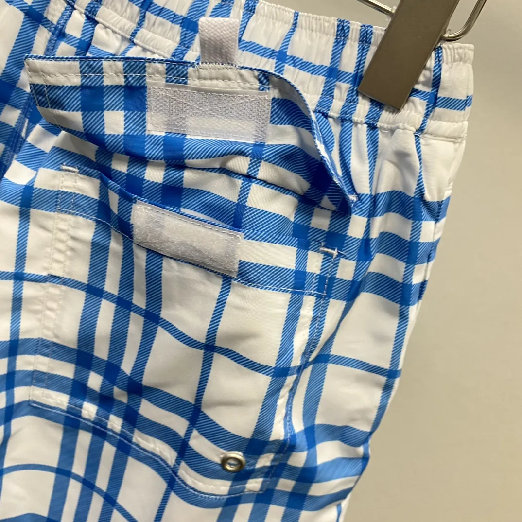 BURBERRY ブルー白チェックショーツ 男女兼用 - 画像 (9)