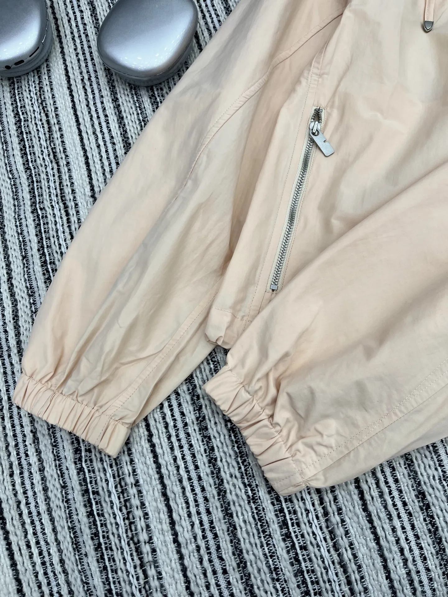 Burberry新作黒フード付きコート - 画像 (6)