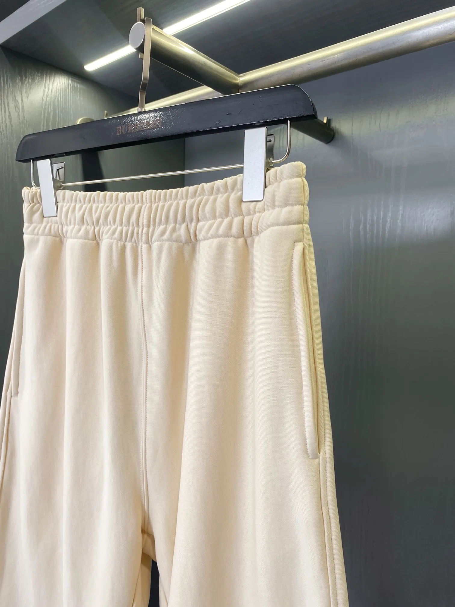 BURBERRY ベージュ コットンショーツ 限定デザイン - 画像 (6)