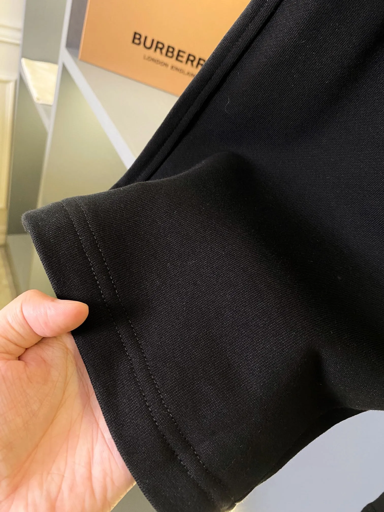 BURBERRY ブラック 馬術騎士刺繍ショーツ - 画像 (6)