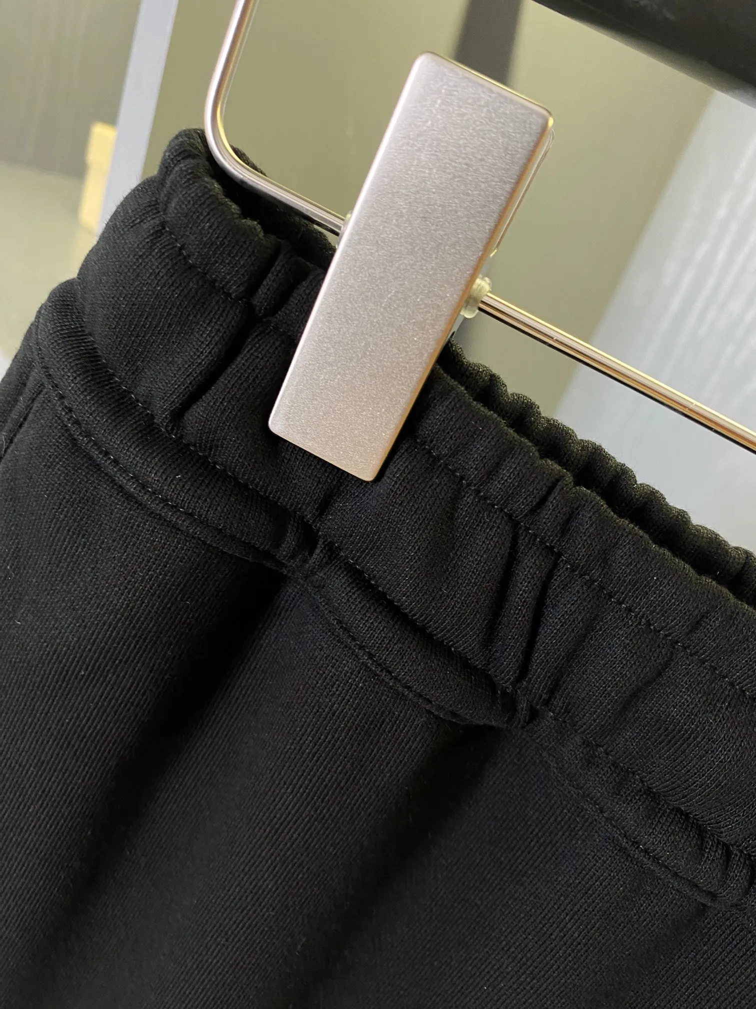 BURBERRY ブラック 馬術騎士刺繍ショーツ - 画像 (7)