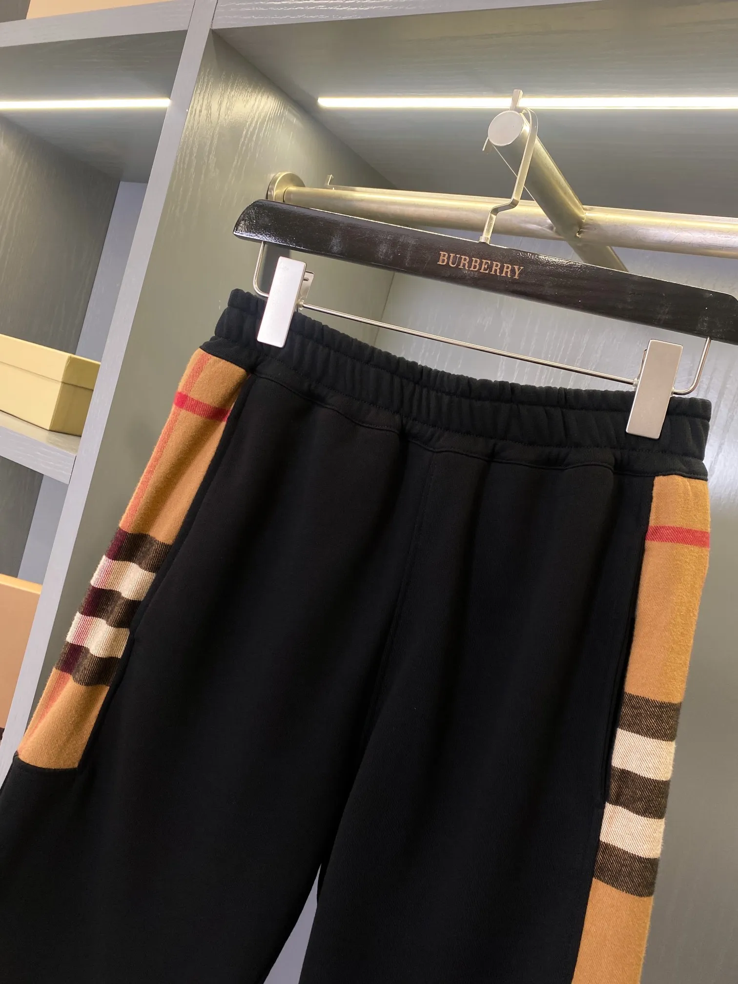 BURBERRY ブラック 格子柄サイドパネルショーツ - 画像 (3)