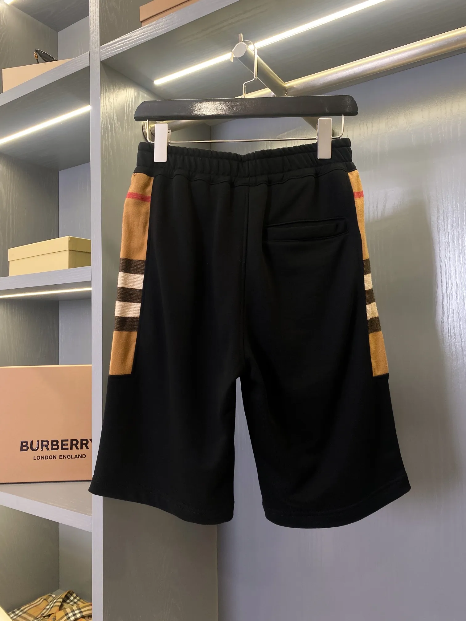 BURBERRY ブラック 格子柄サイドパネルショーツ - 画像 (8)