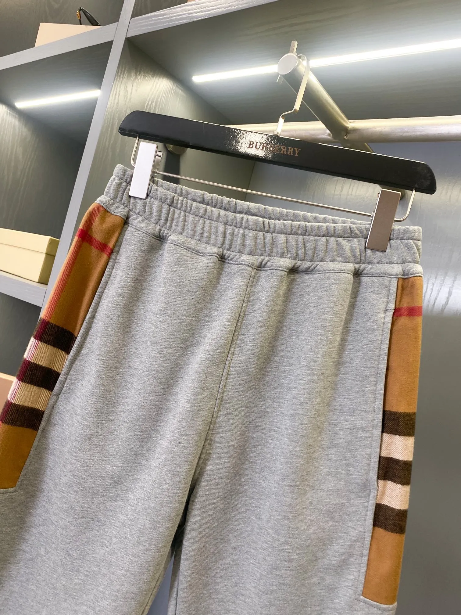 BURBERRY グレー 格子柄サイドパネルショーツ - 画像 (3)