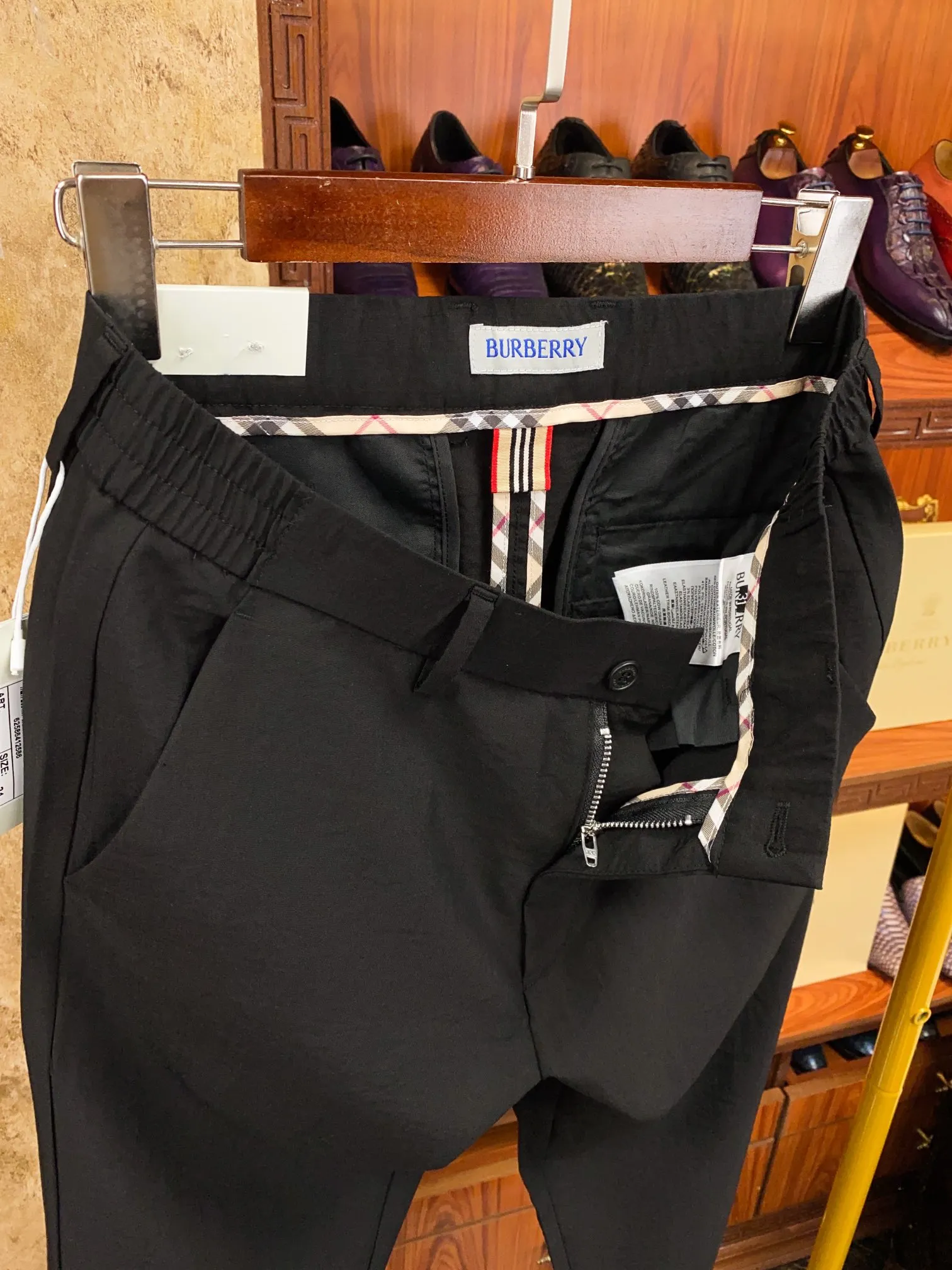 バーバリー ブラック 薄手メンズジーンズ - 画像 (4)