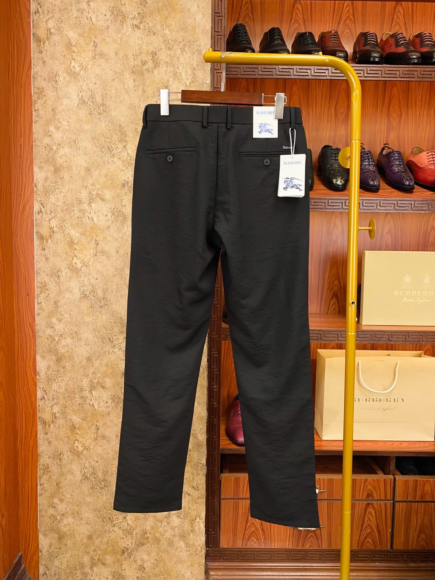 バーバリー ブラック 薄手メンズジーンズ - 画像 (7)