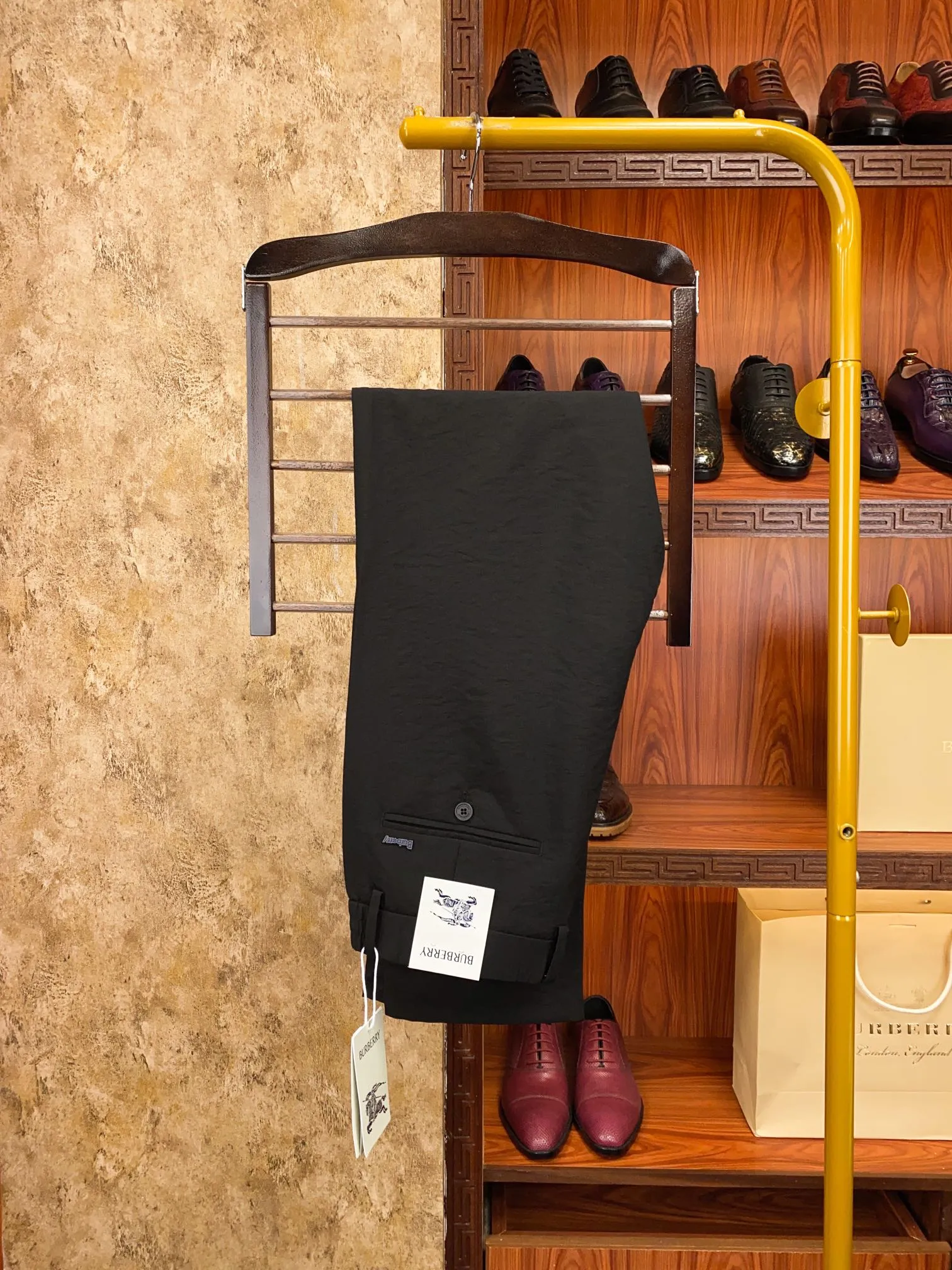 バーバリー ブラック 薄手メンズジーンズ - 画像 (9)