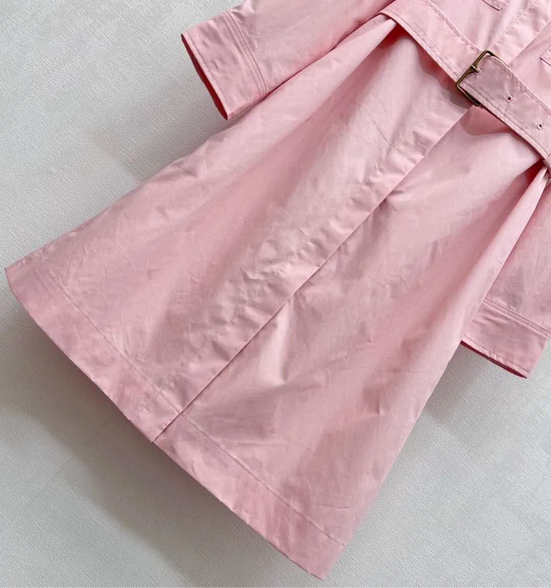 BURBERRY新作ピンク中くらいの長さトレンチコート - 画像 (5)