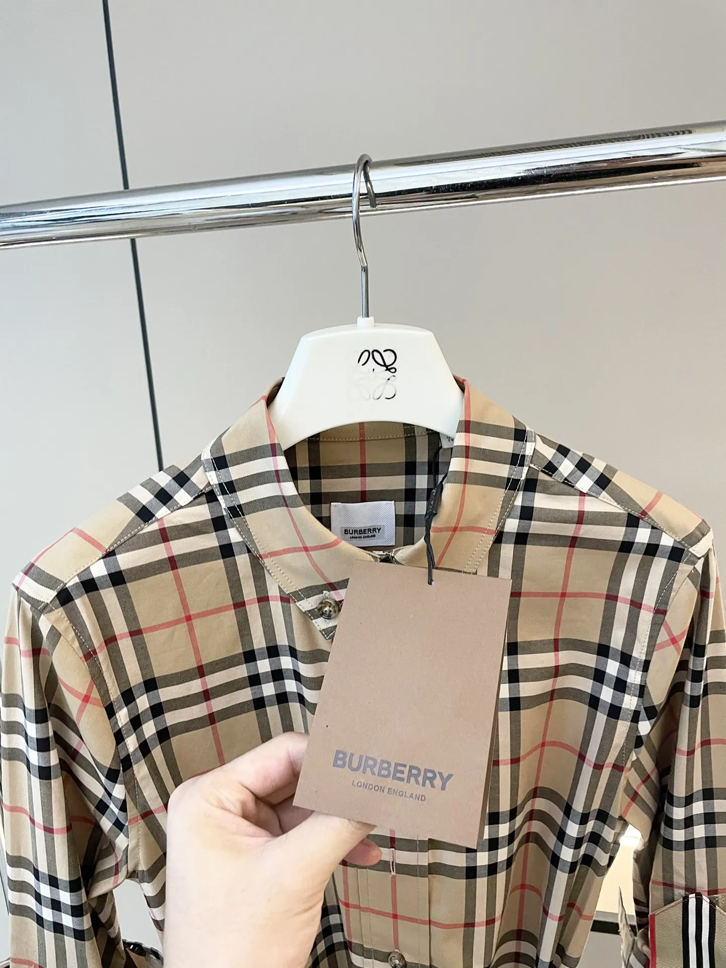 BURBERRY 新作ベージュチェック柄シャツドレス - 画像 (10)