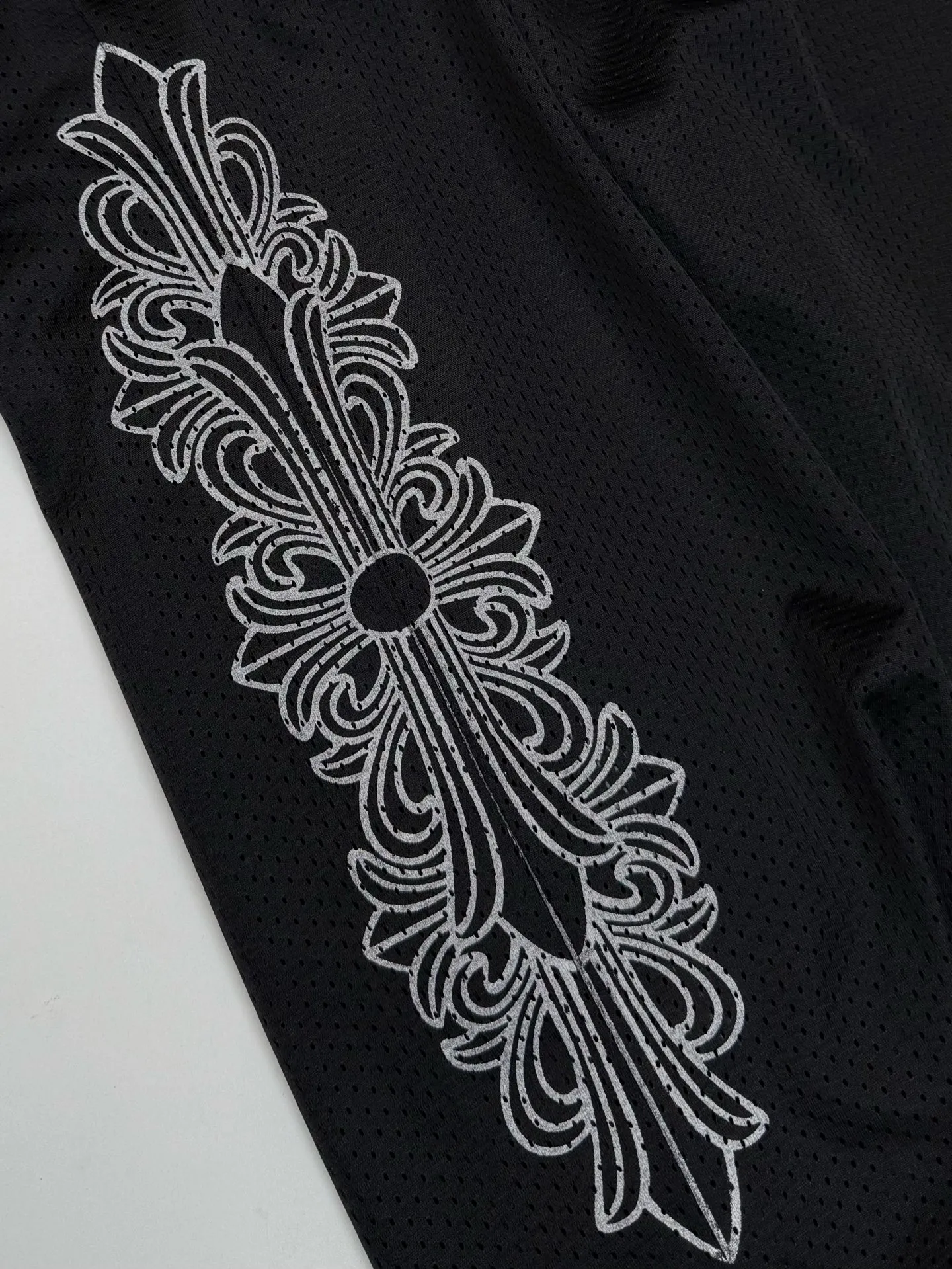 CHROME HEARTS ブラック網目プリント長ズボン - 画像 (9)