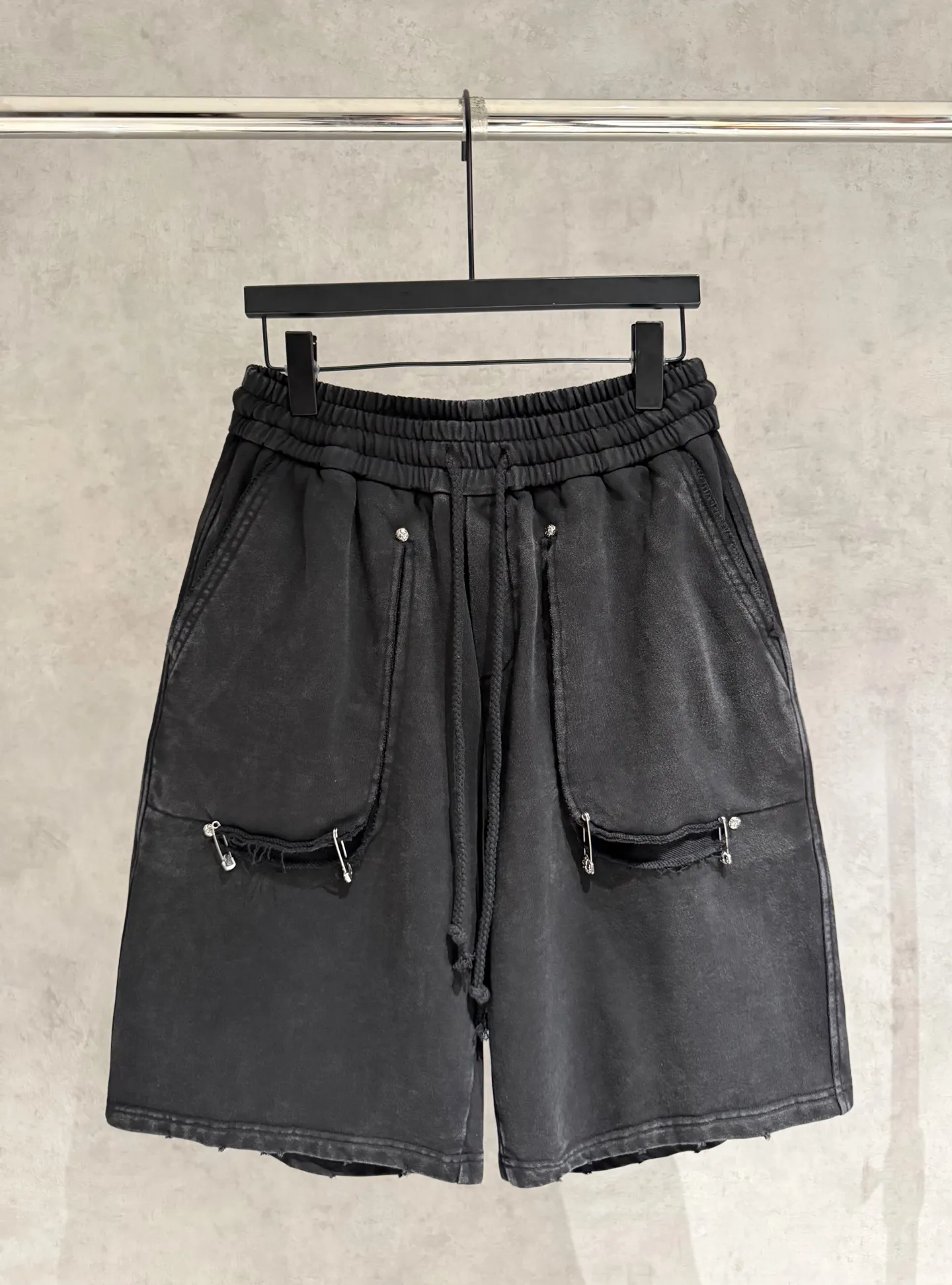 CHクロスハート黒色別針重工ショーツ