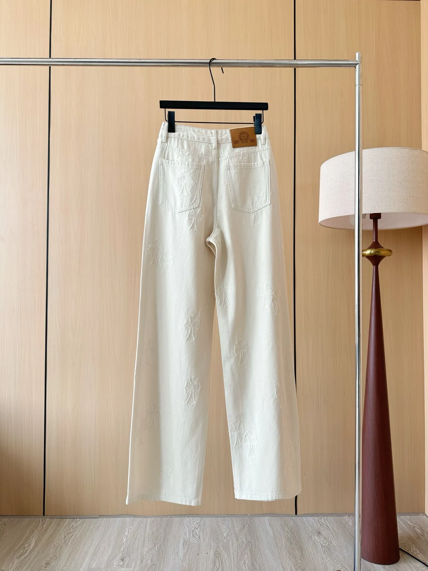 Chrome Hearts 杏色ワイドレッグデニムパンツ - 画像 (4)