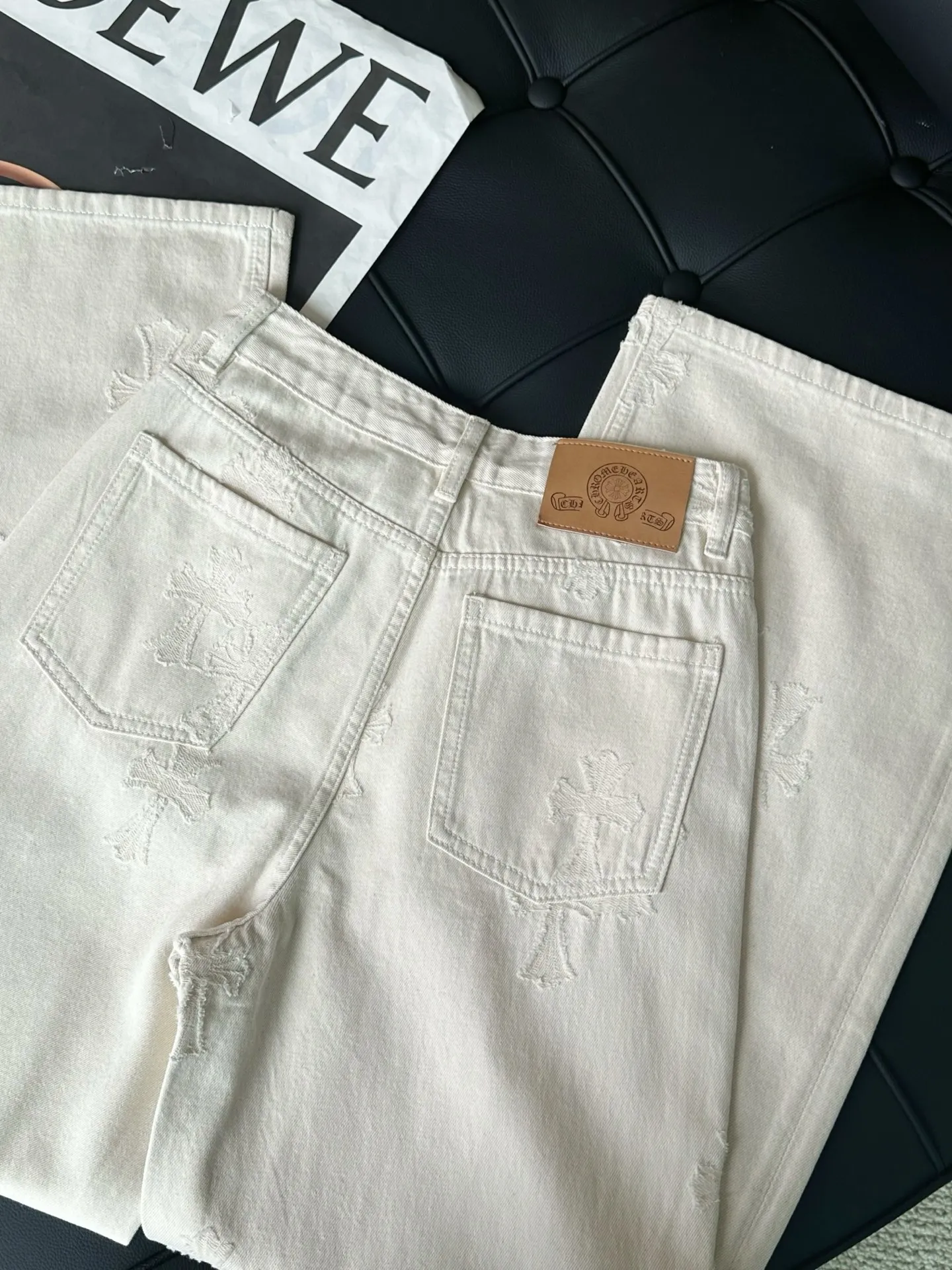 Chrome Hearts 杏色ワイドレッグデニムパンツ - 画像 (9)