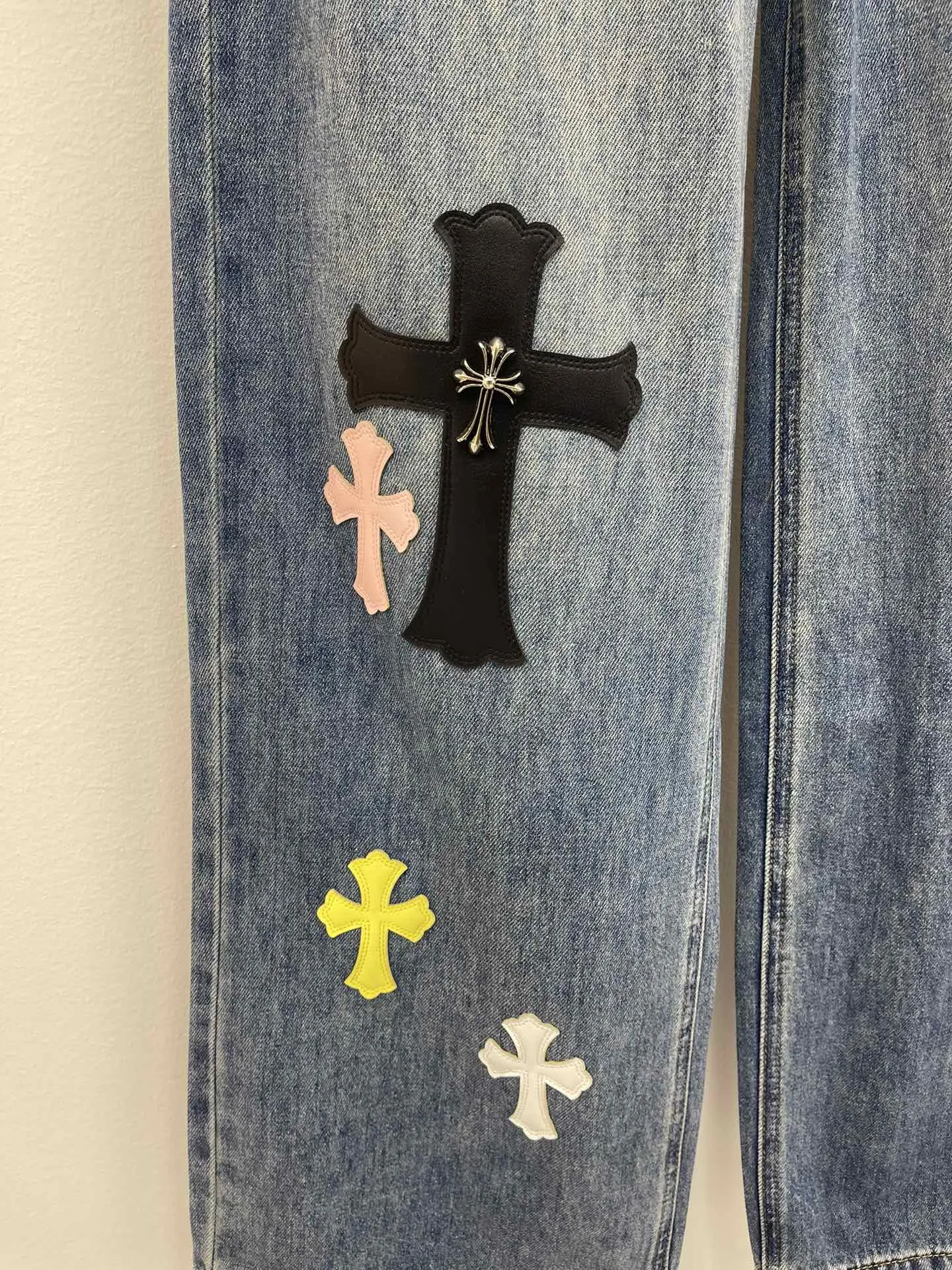 Chrome Hearts ブルー十字架ロゴ直筒ジーンズ - 画像 (7)