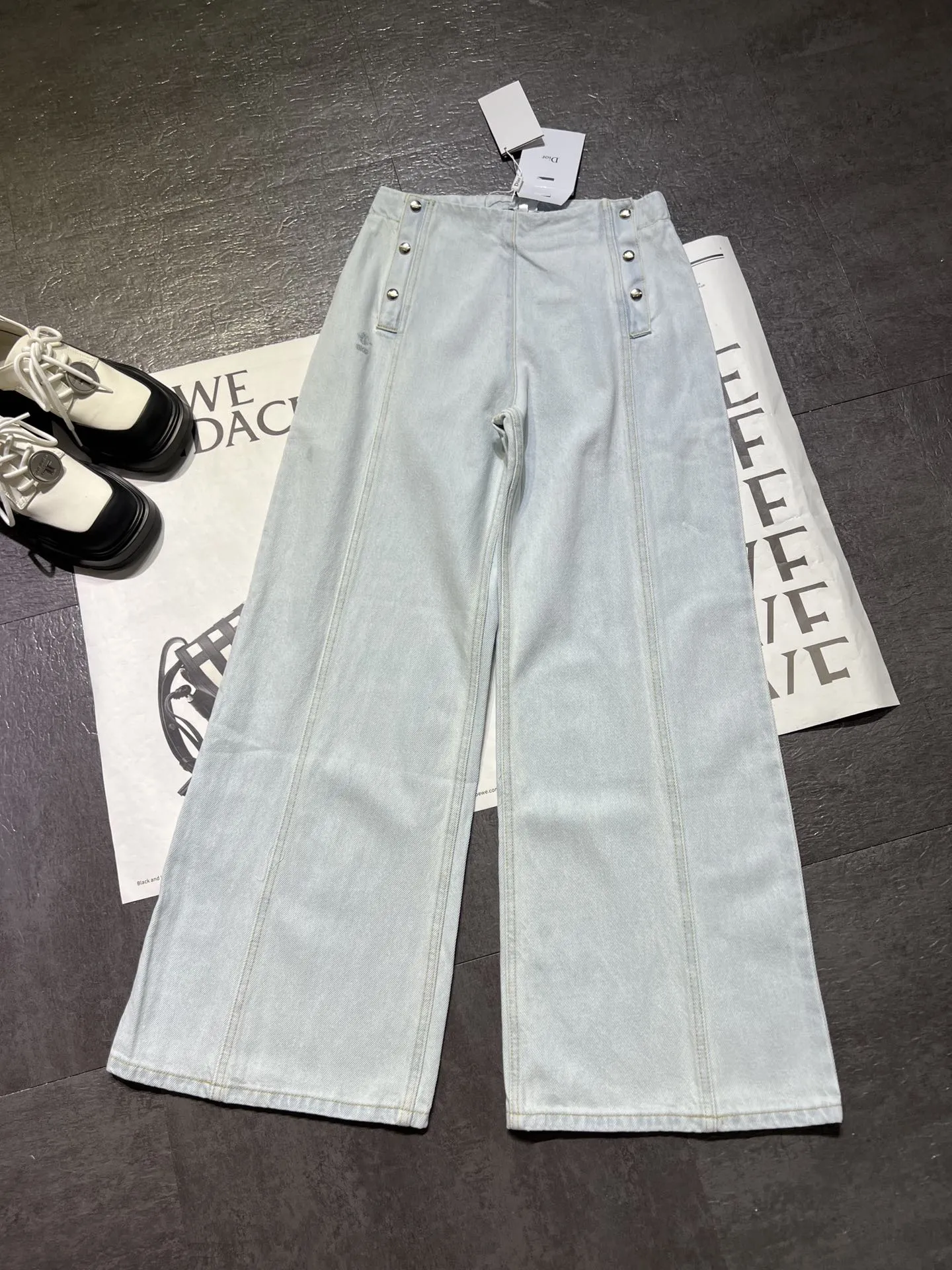 Christian Dior ライトブルー刺繍ワイドパンツ