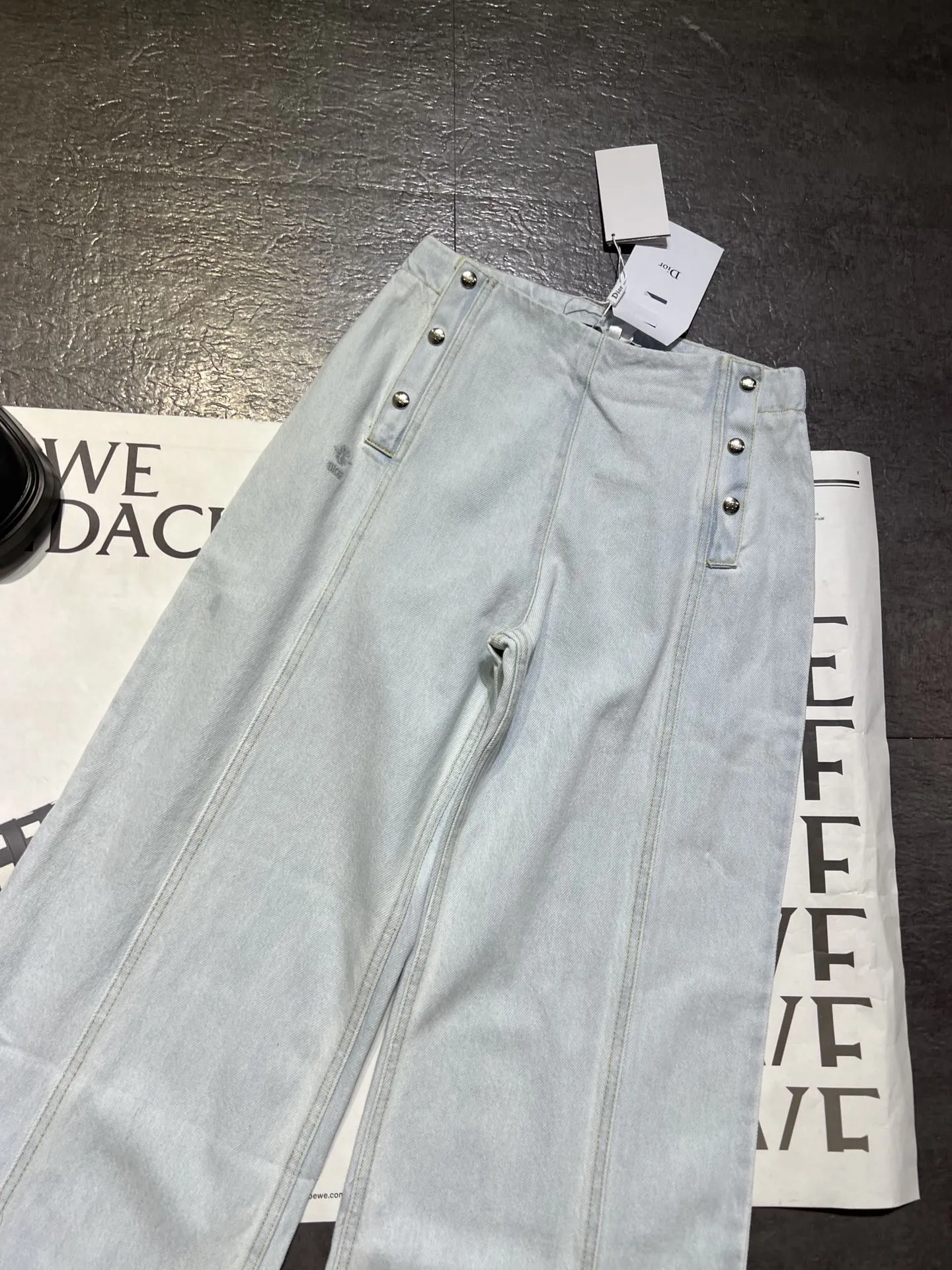 Christian Dior ライトブルー刺繍ワイドパンツ - 画像 (3)