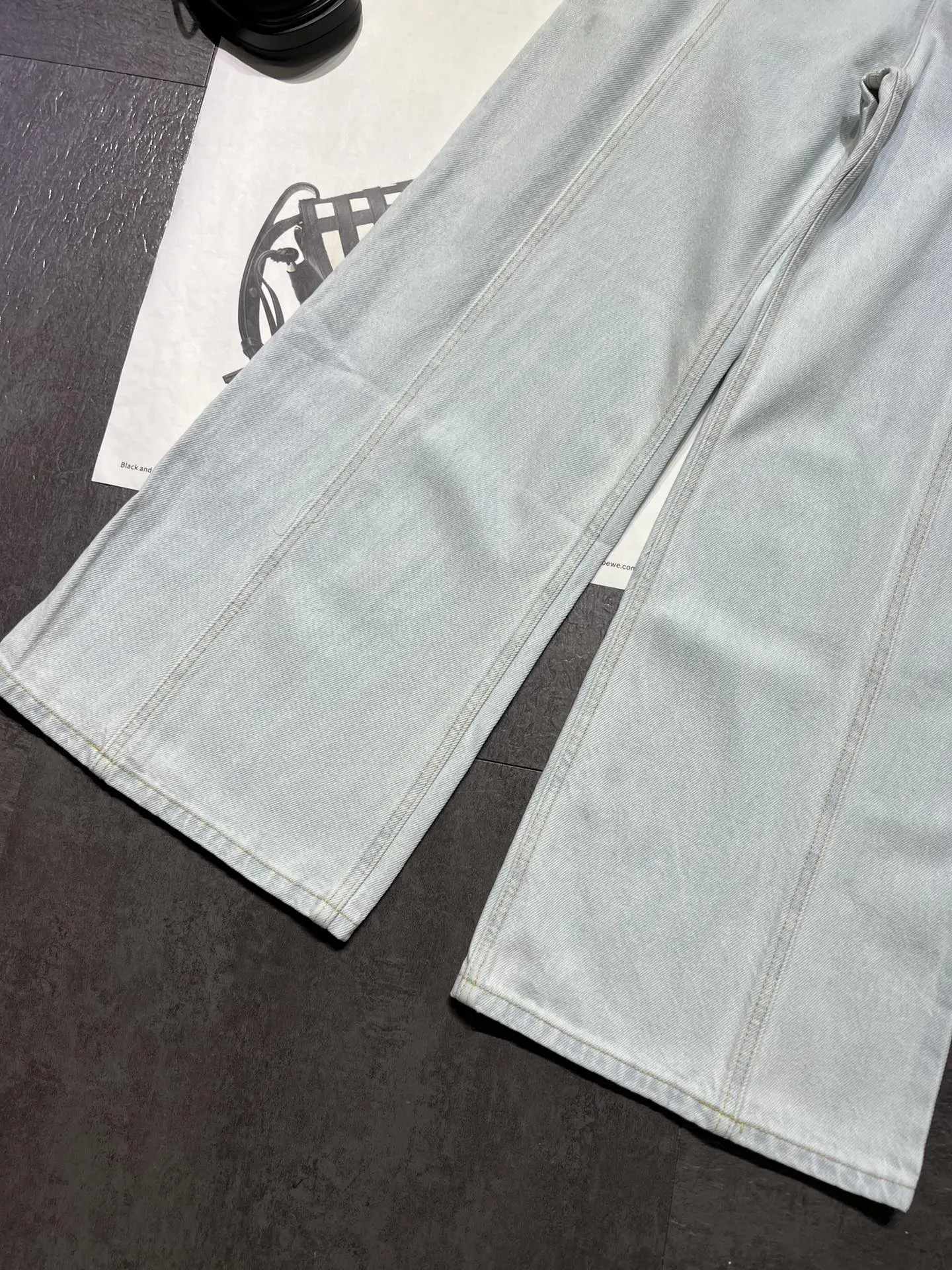 Christian Dior ライトブルー刺繍ワイドパンツ - 画像 (4)