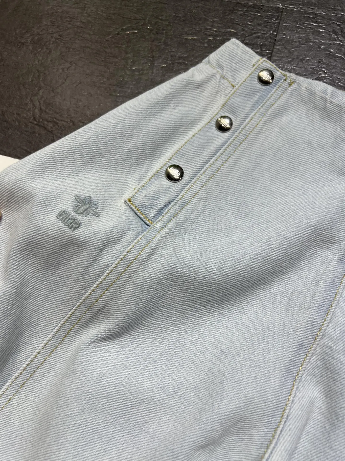 Christian Dior ライトブルー刺繍ワイドパンツ - 画像 (9)