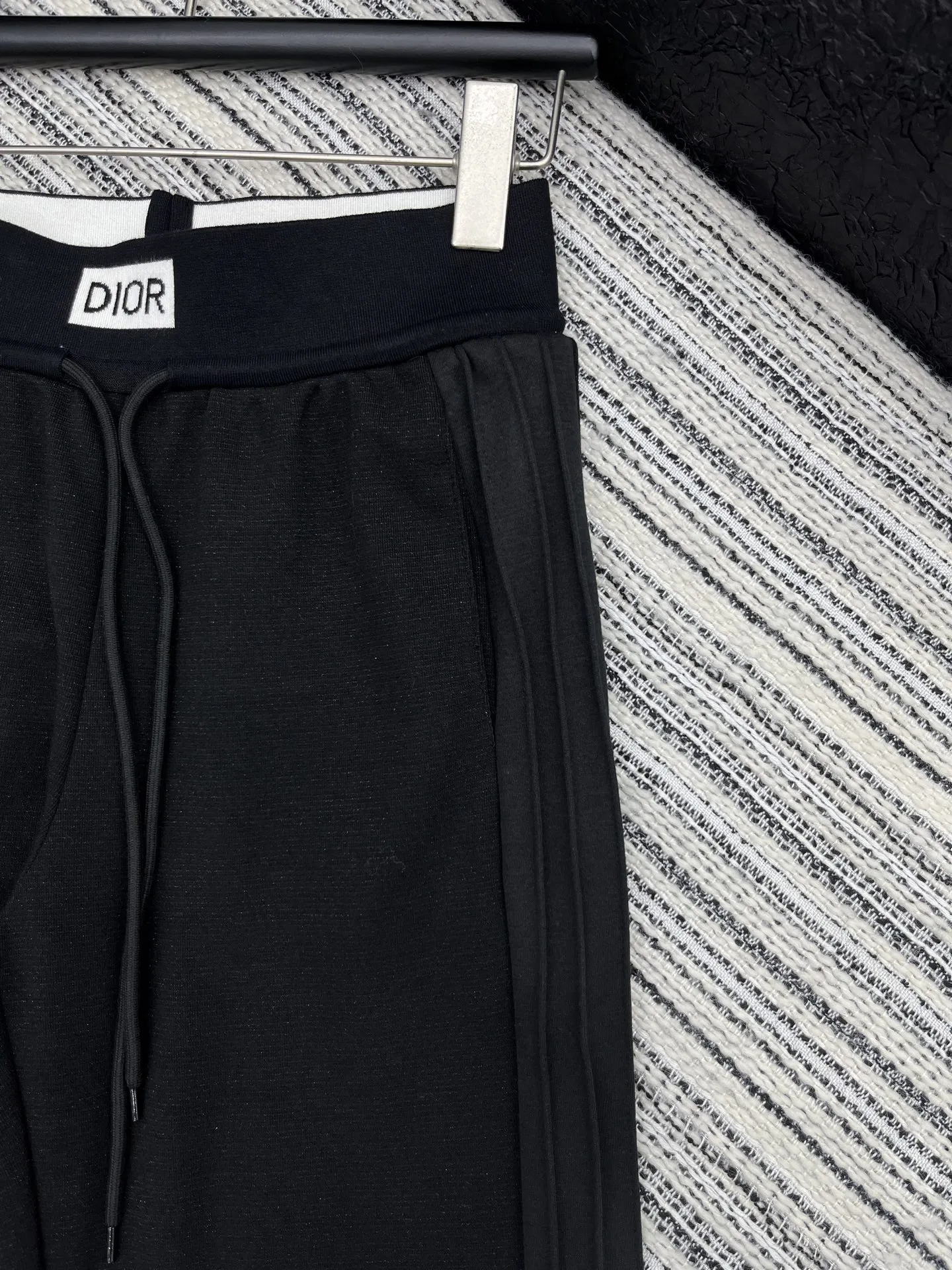 ディオールブラック2025年新作フレアカジュアルパンツ - 画像 (4)